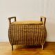Grand panier à couture vintage en osier - tabouret en tissu matelassé - 1950