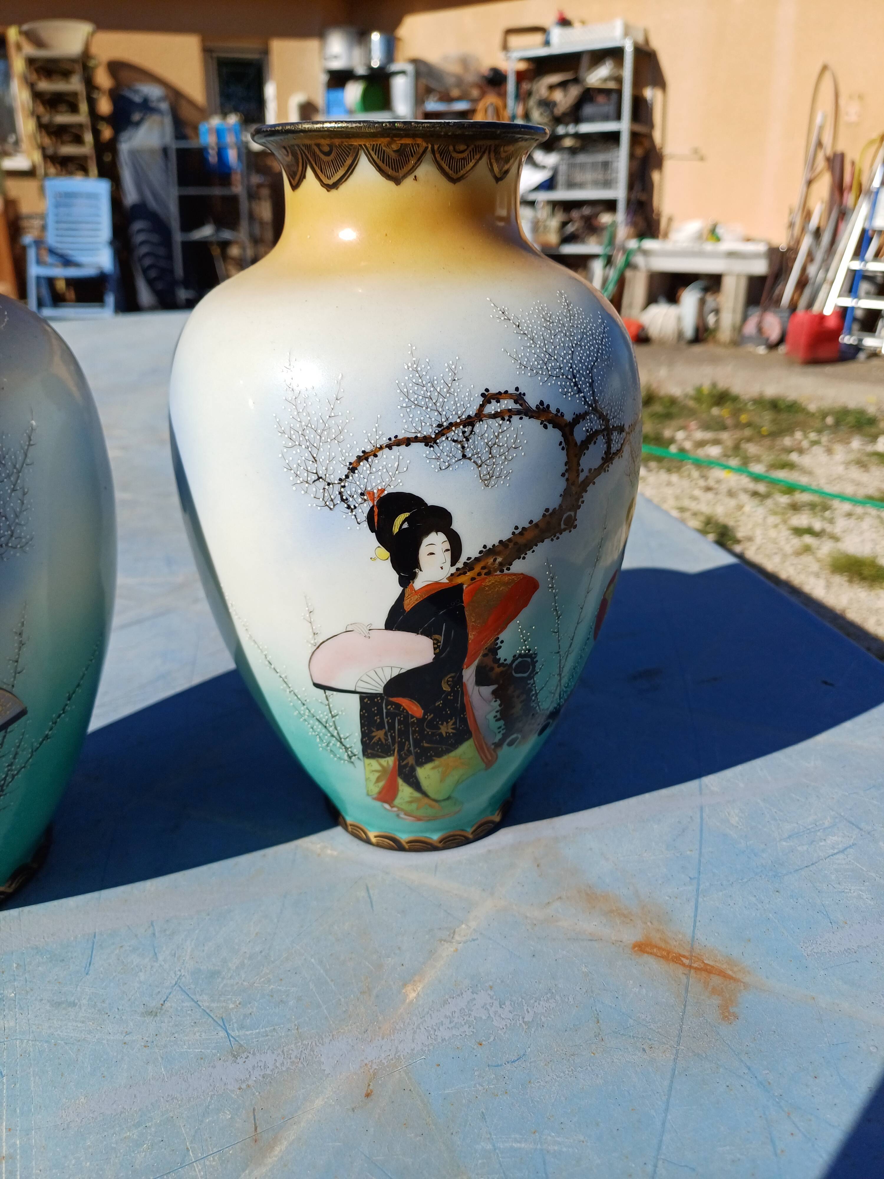 Paire de vases japonisants