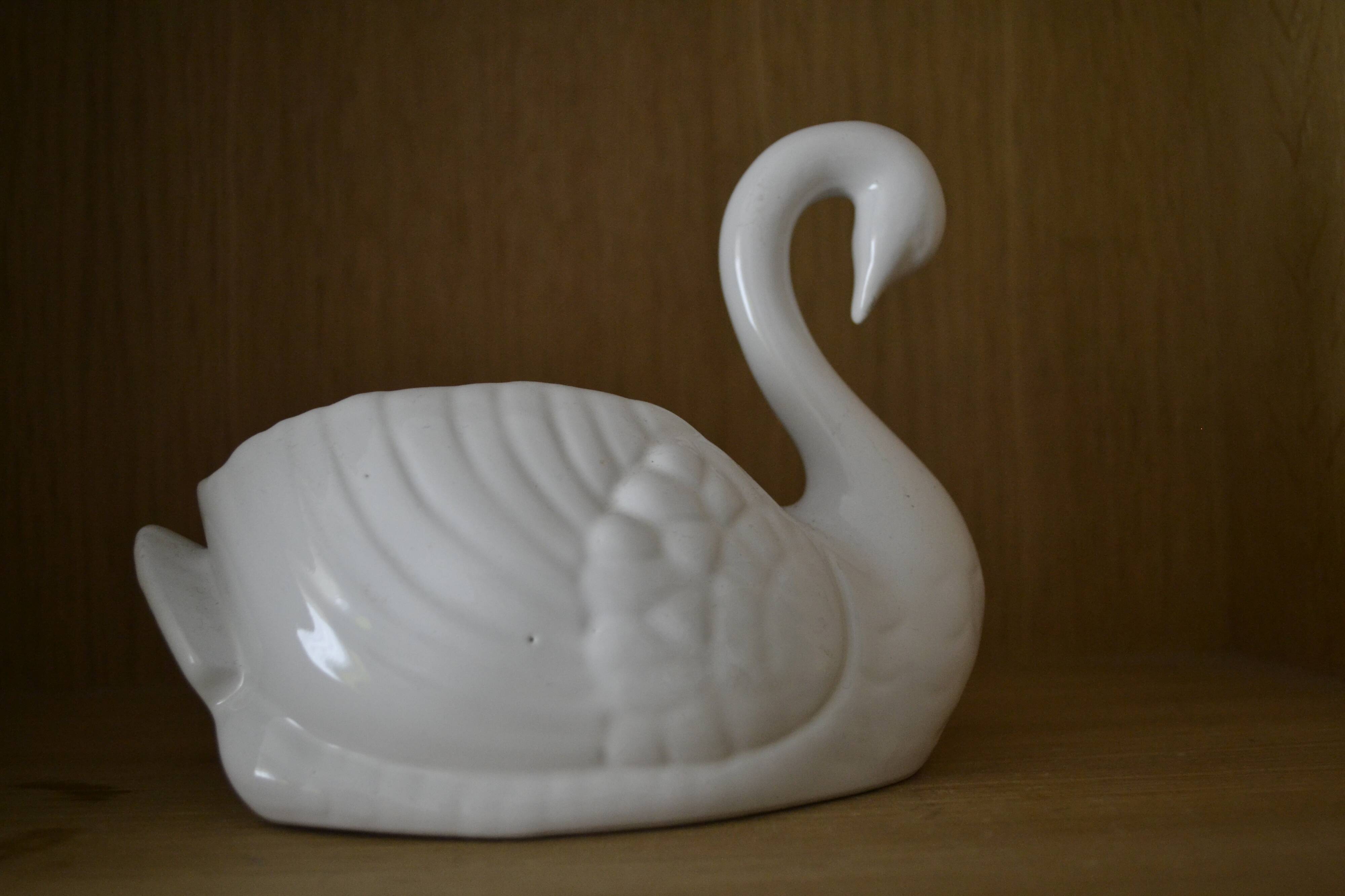 Swan planter