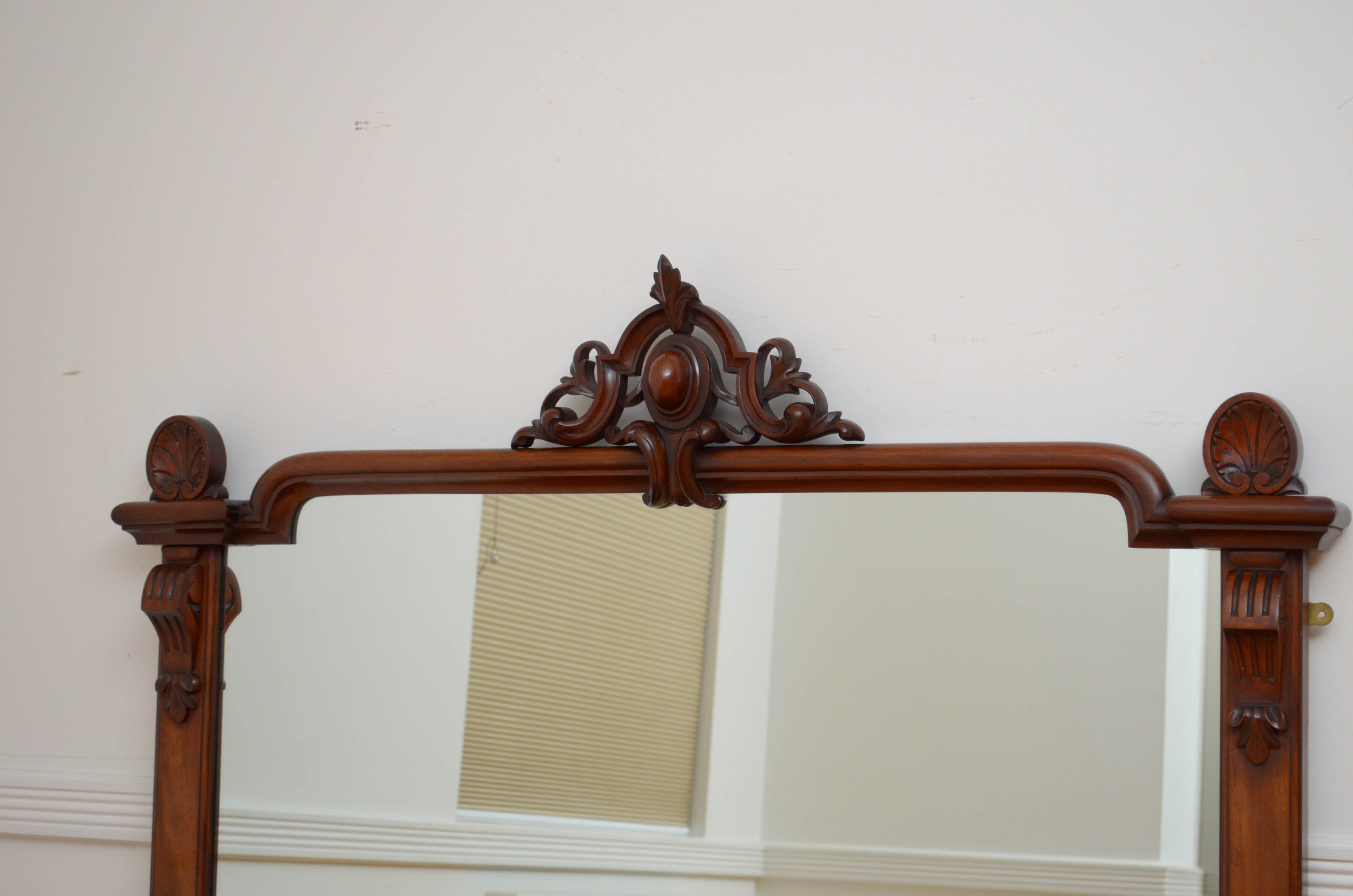 Victorian mahogany overmantel mirror - 75x121cm