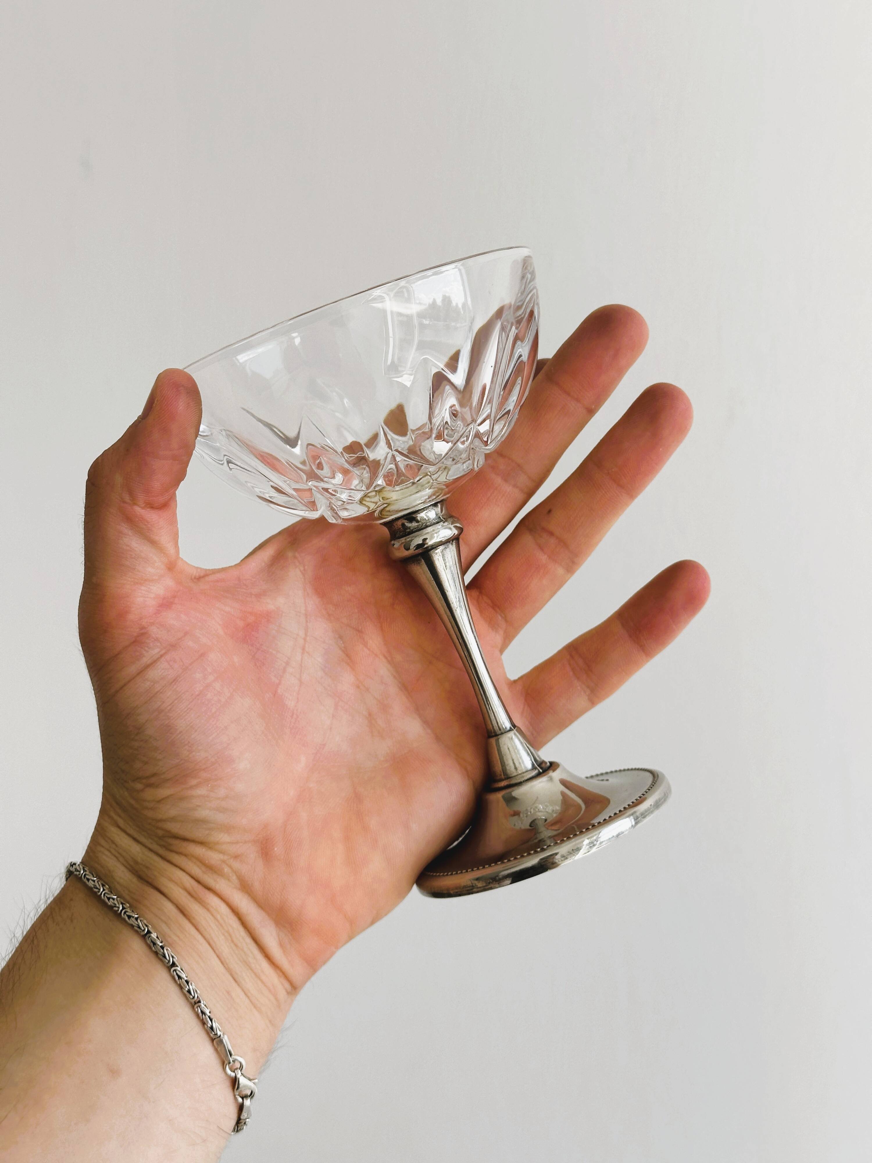 Set of 2 vintage glasses in metal and thick chiseled glass