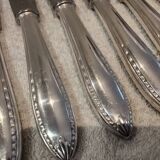 12 silver-plated metal table knives by Christofle Albatros, 24.7 cm.