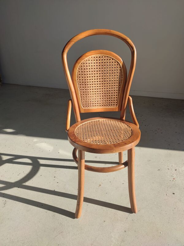 Chaise cannée en bois naturel