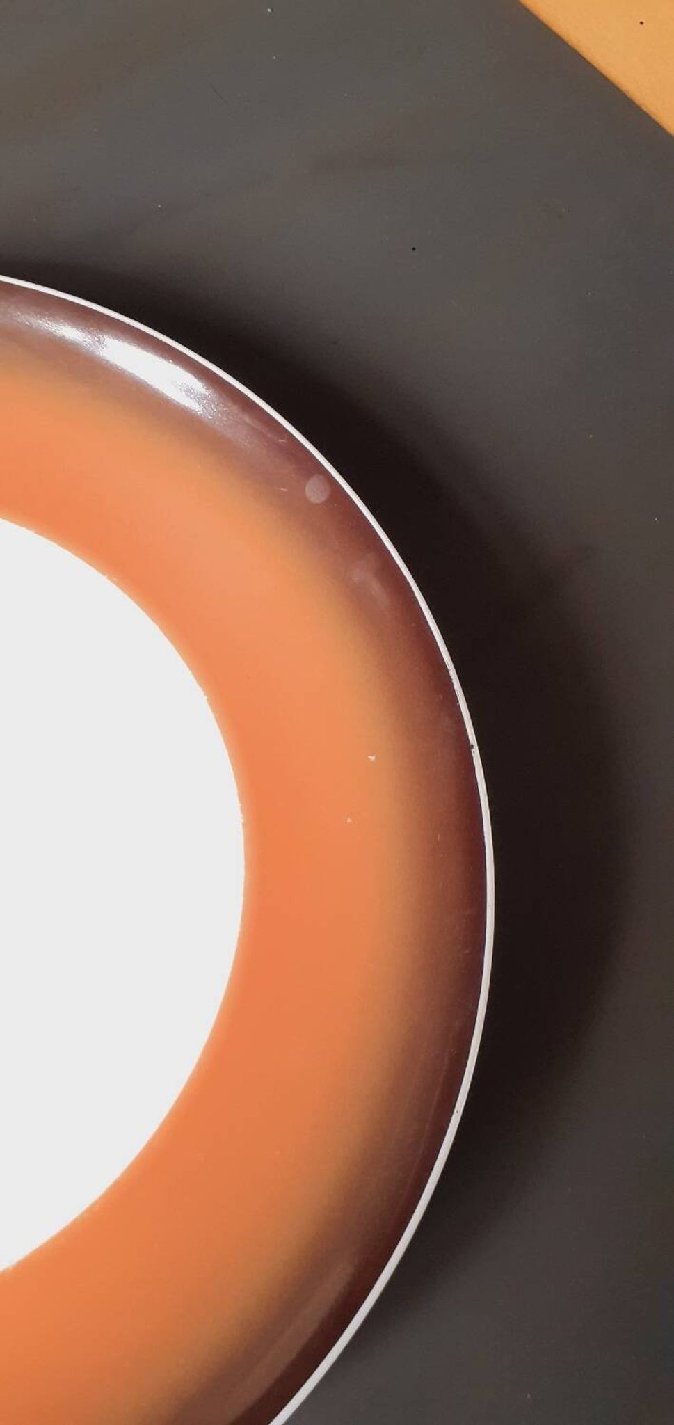 12 Space Age dinner plates from the 70s in porcelain from the Manufacture Royale De