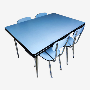 Formica table and its four chairs