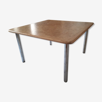 Table en frêne et pieds métal chromé