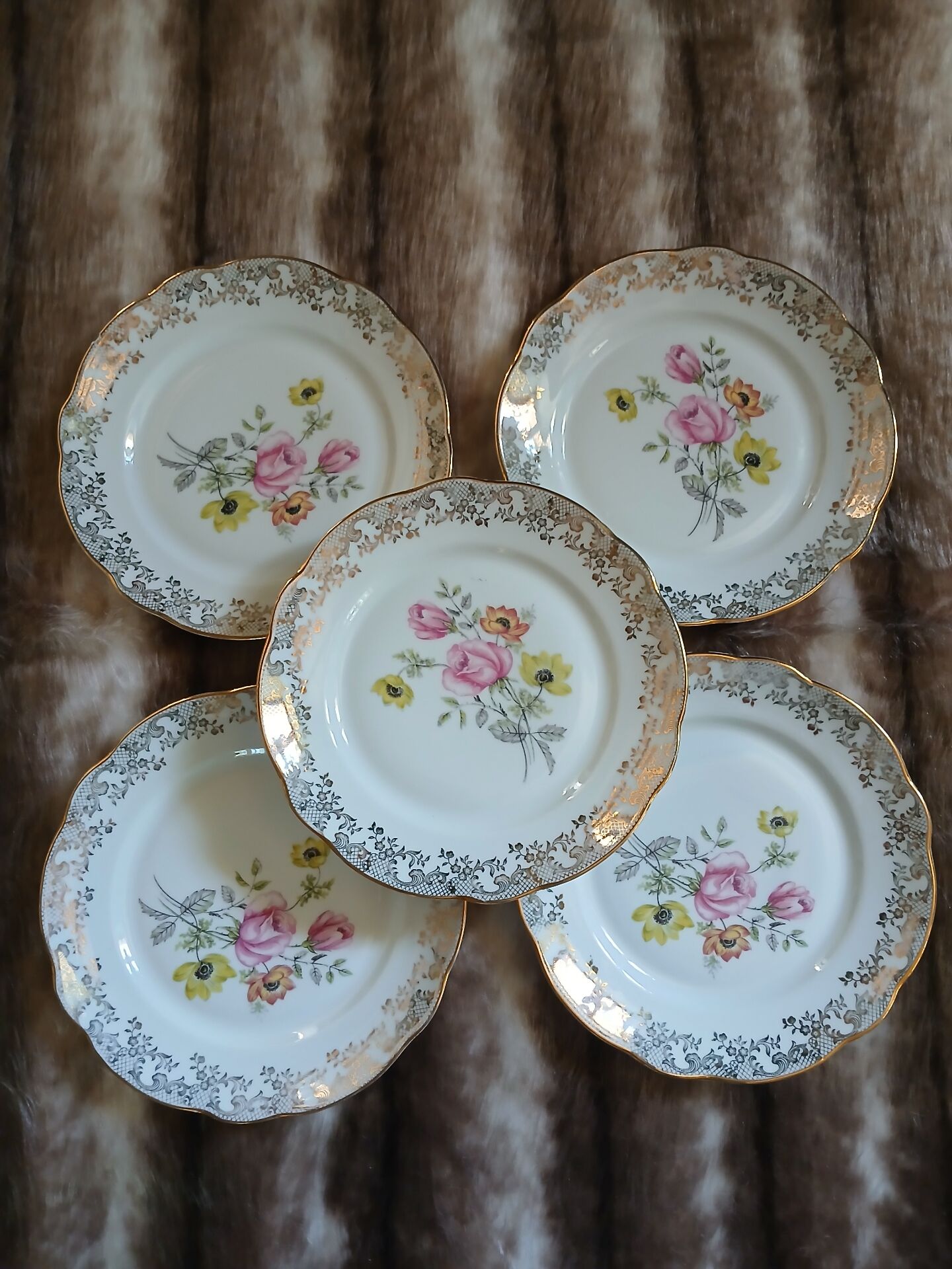 21 mismatched vintage dessert plates