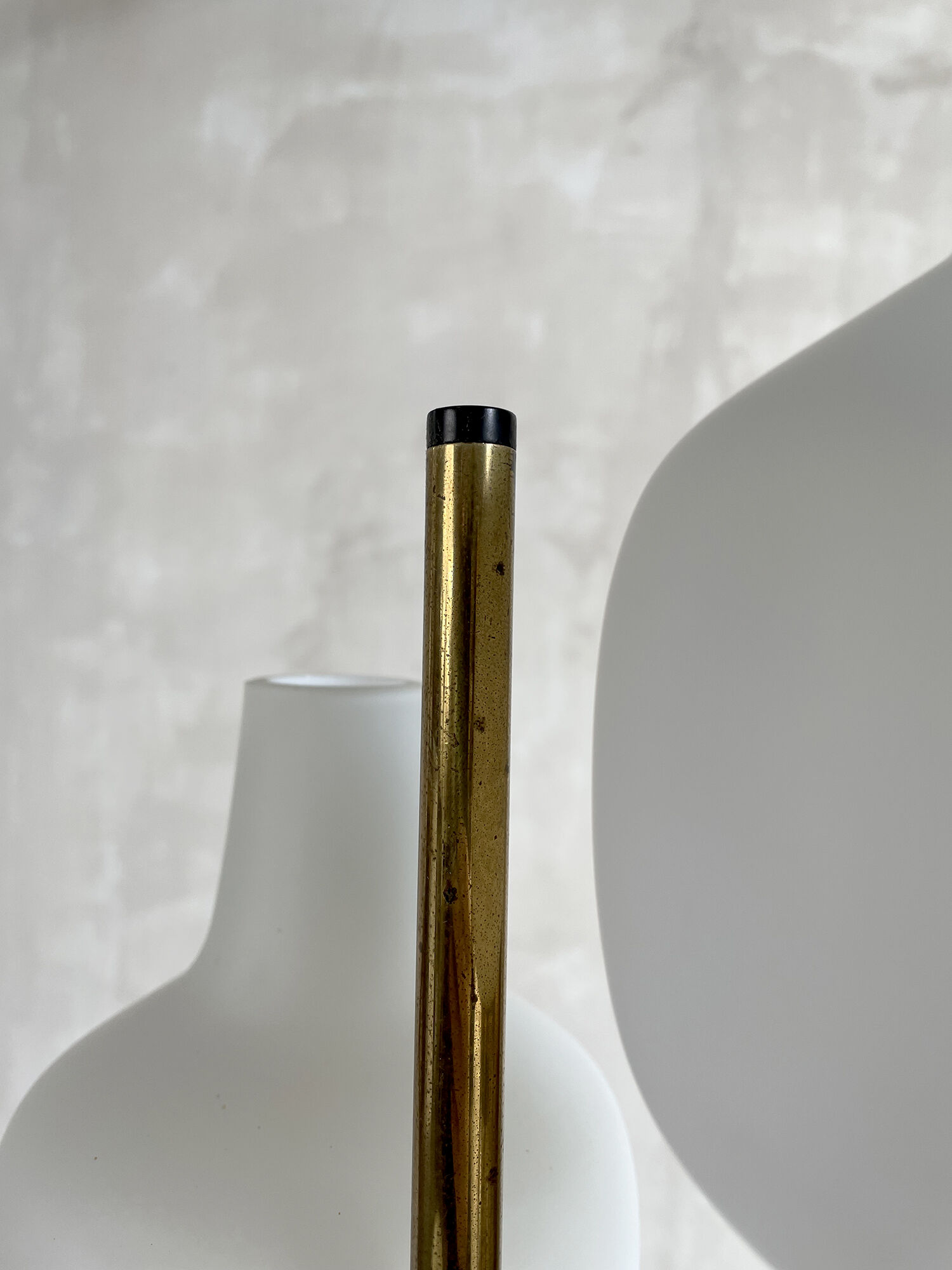 Stilnovo, floor lamp with three opalines, Italy 1950