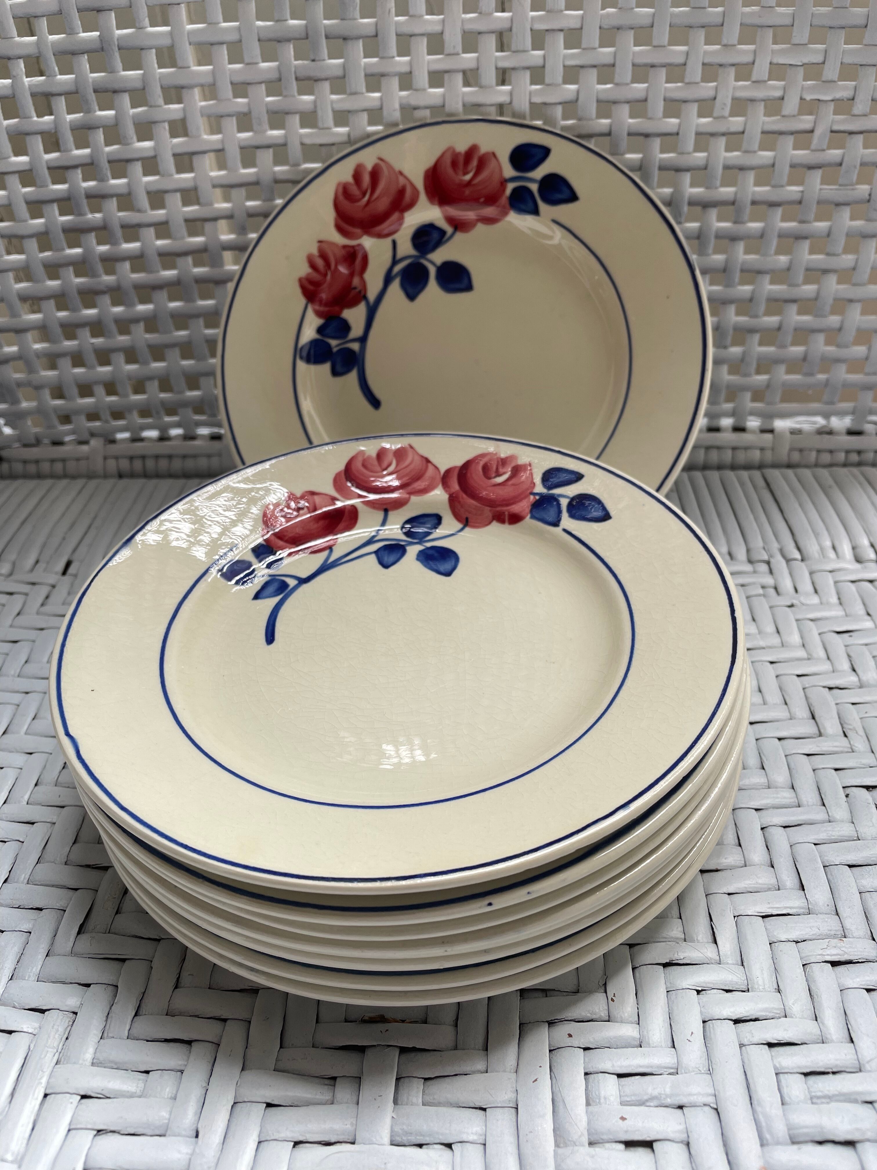 Dessert plates decorated with HBCM roses