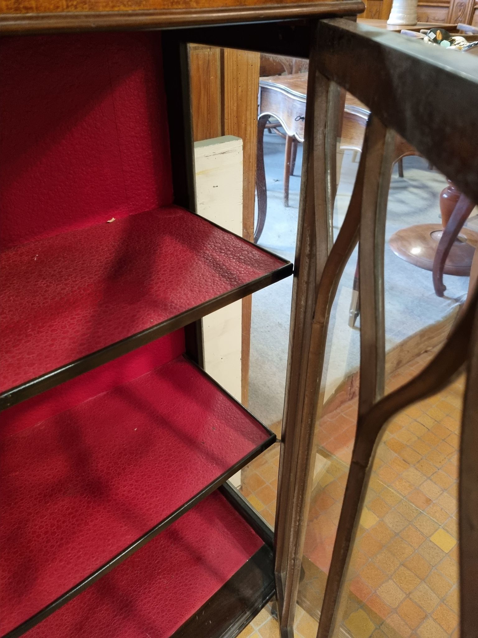 English mahogany showcase