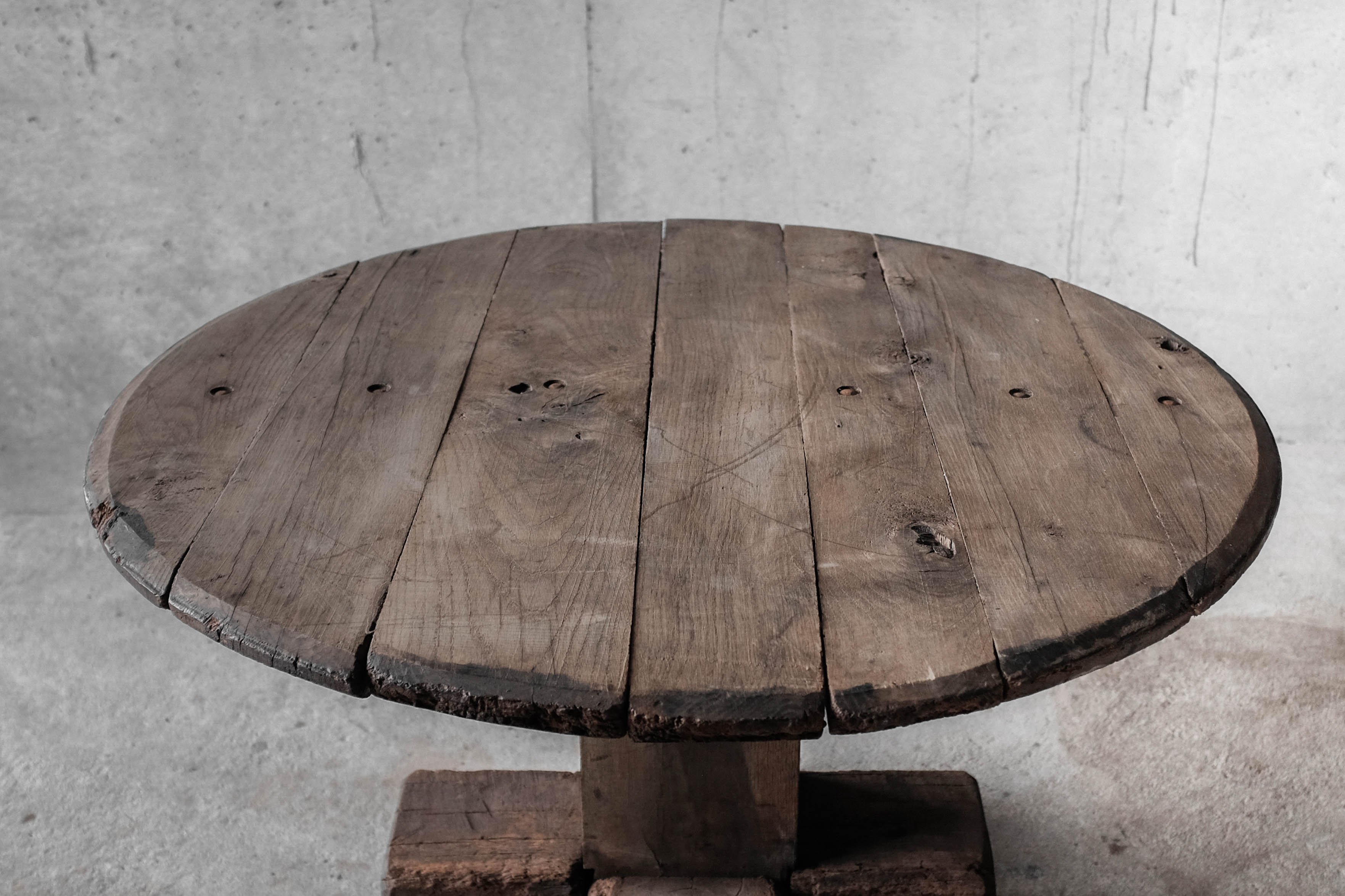 Round primitive dining table, solid wood