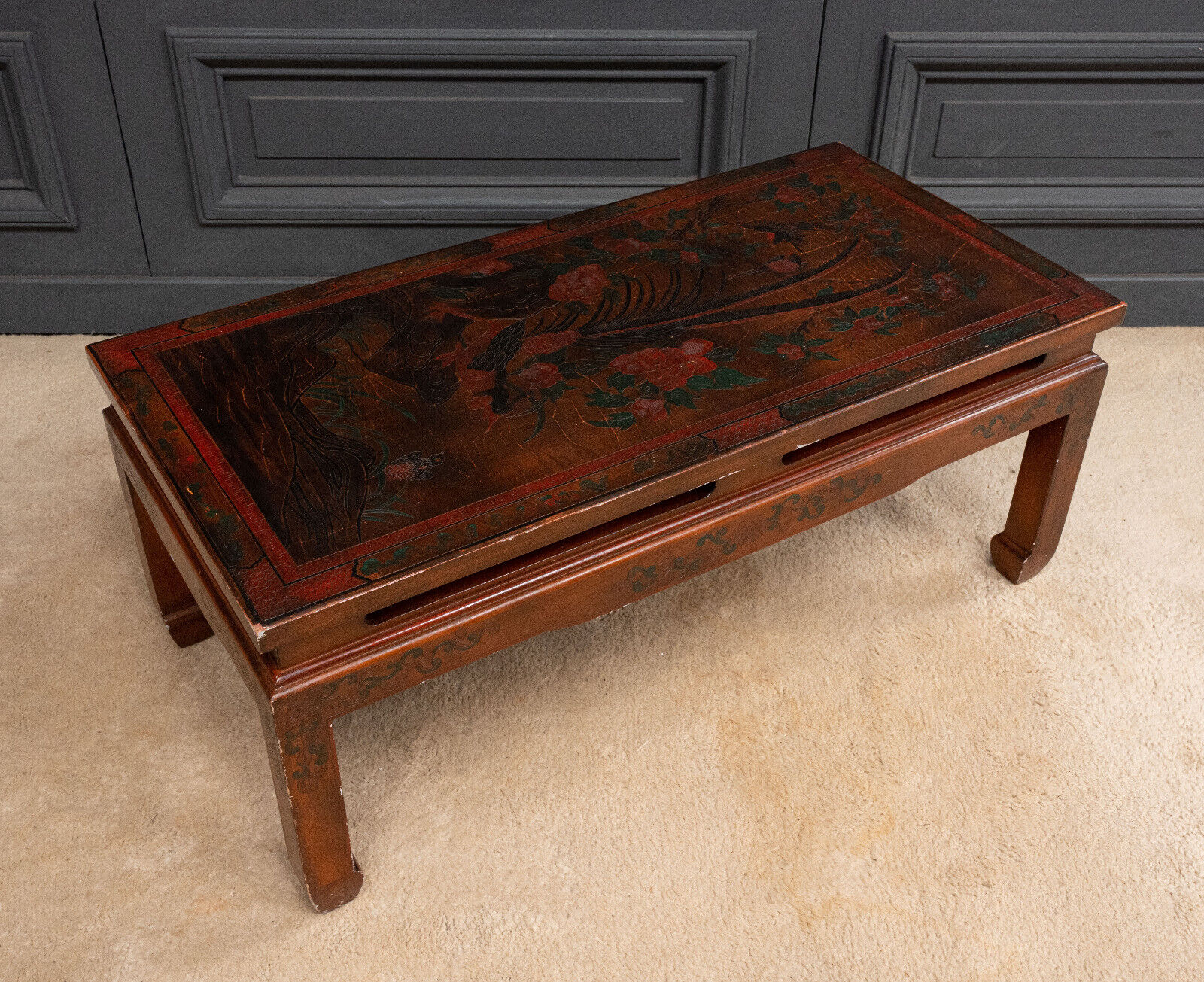 Chinese coffee table lacquer red background naturalistic décor twentieth