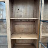 Masterful exhibition showcase from the early 20th century