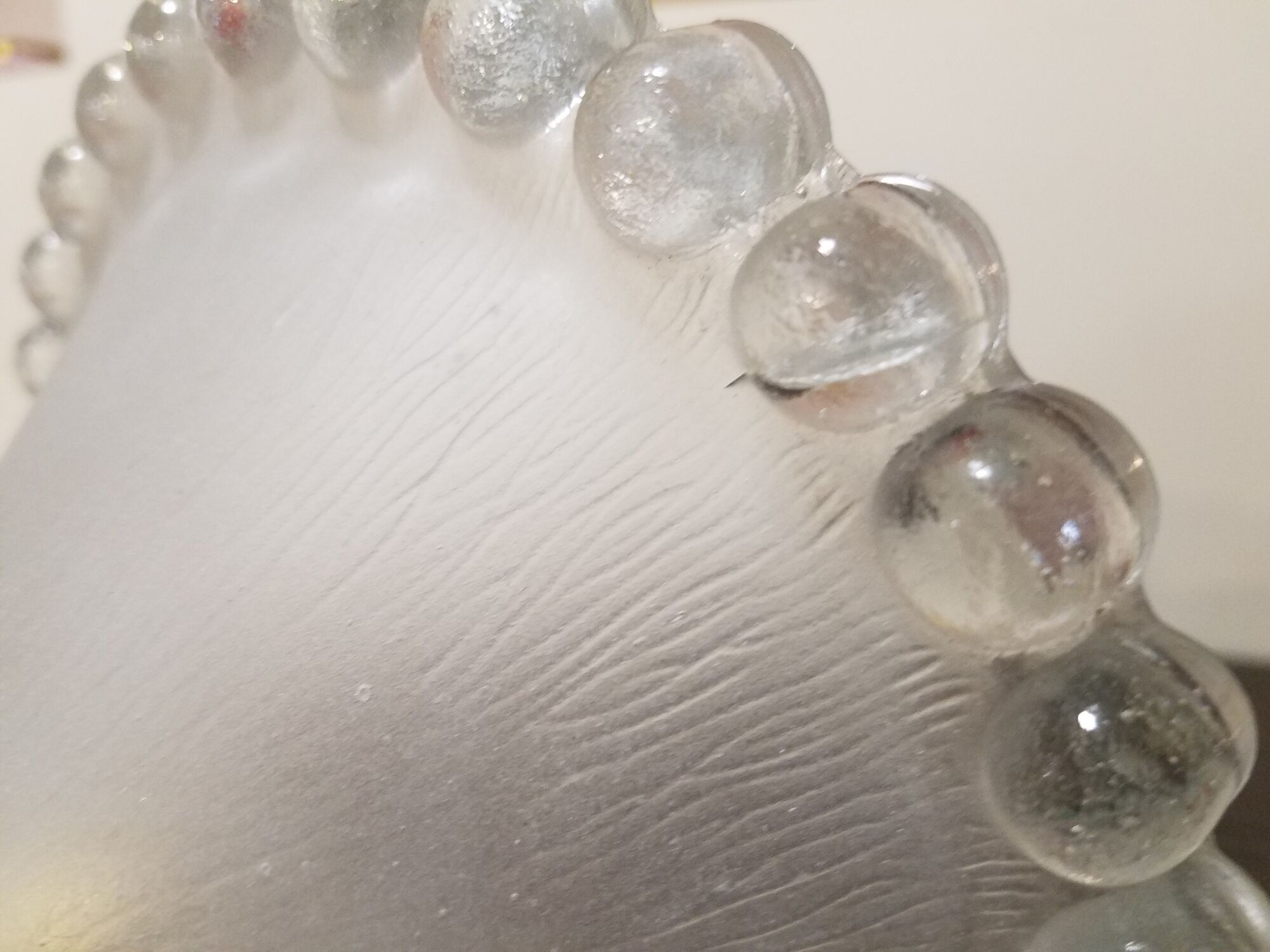 2 art deco wall lights in porcelain and frosted glass