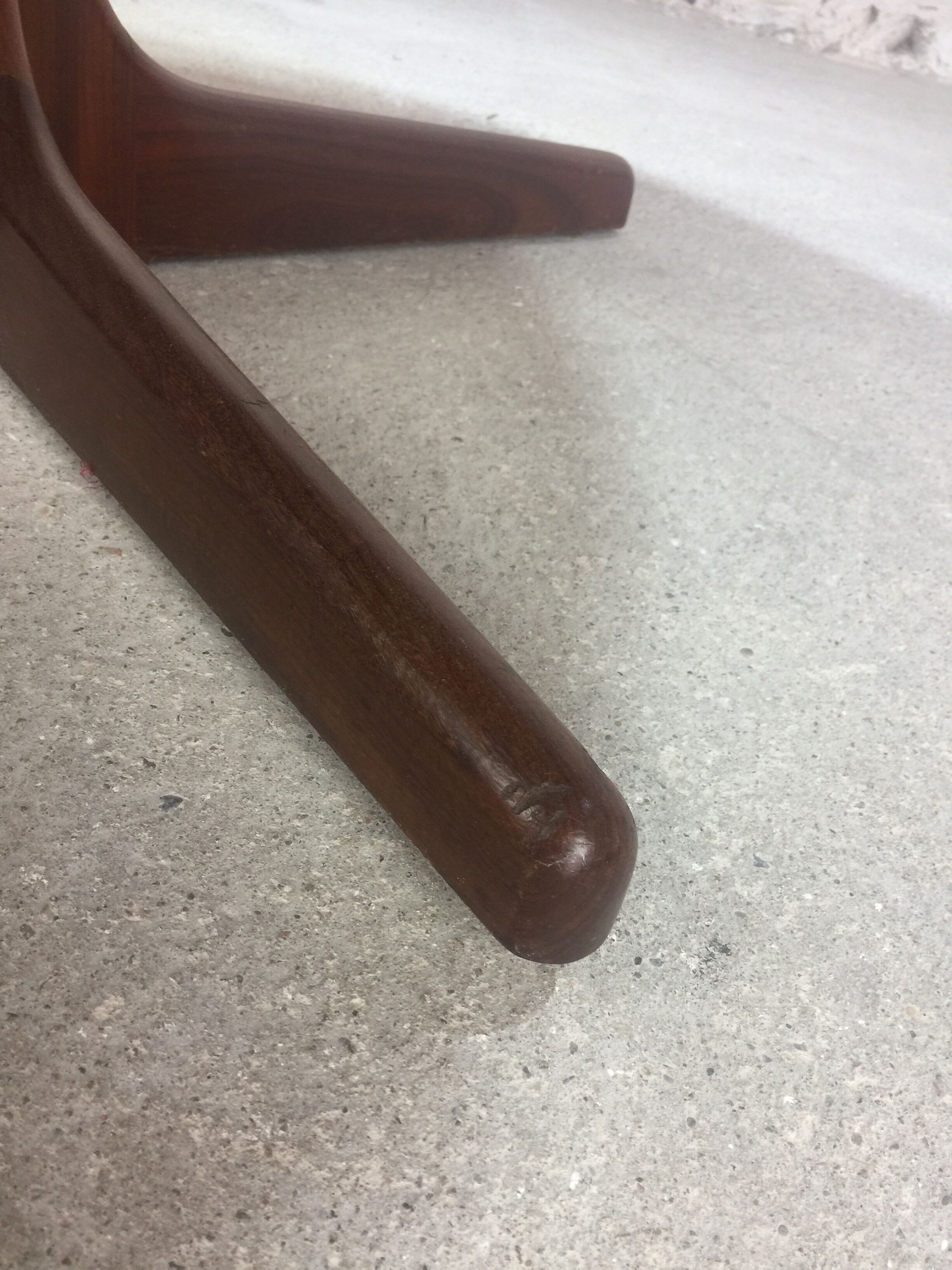 Scandinavian oval table in teak from the 1970s