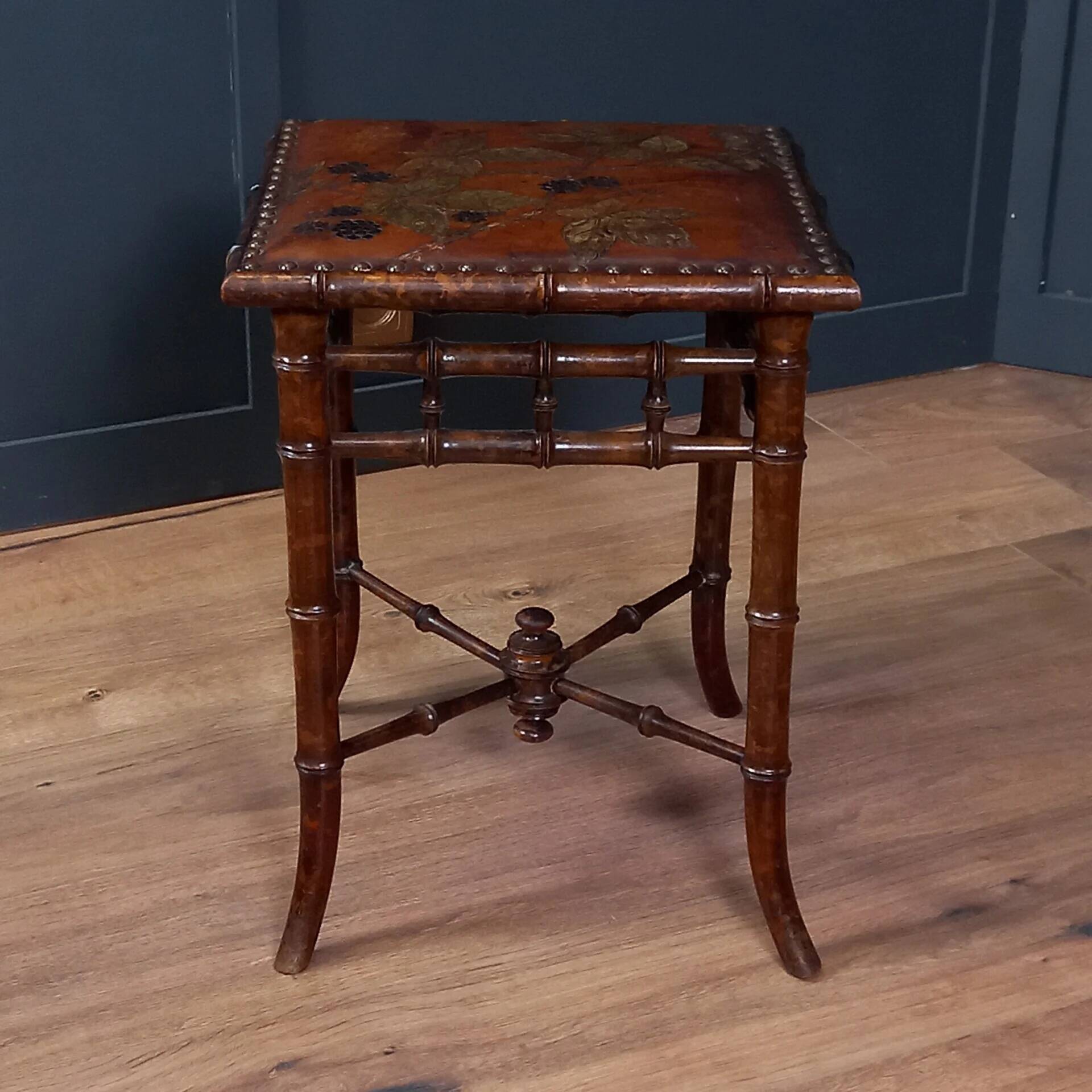 Tabouret Jugendstil par George Hulbe