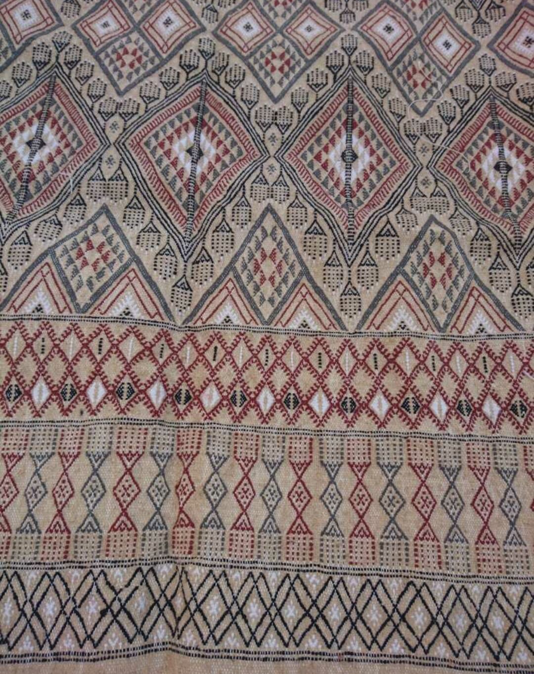 Kilim multicolor done hand woollen carpet 220x300cm