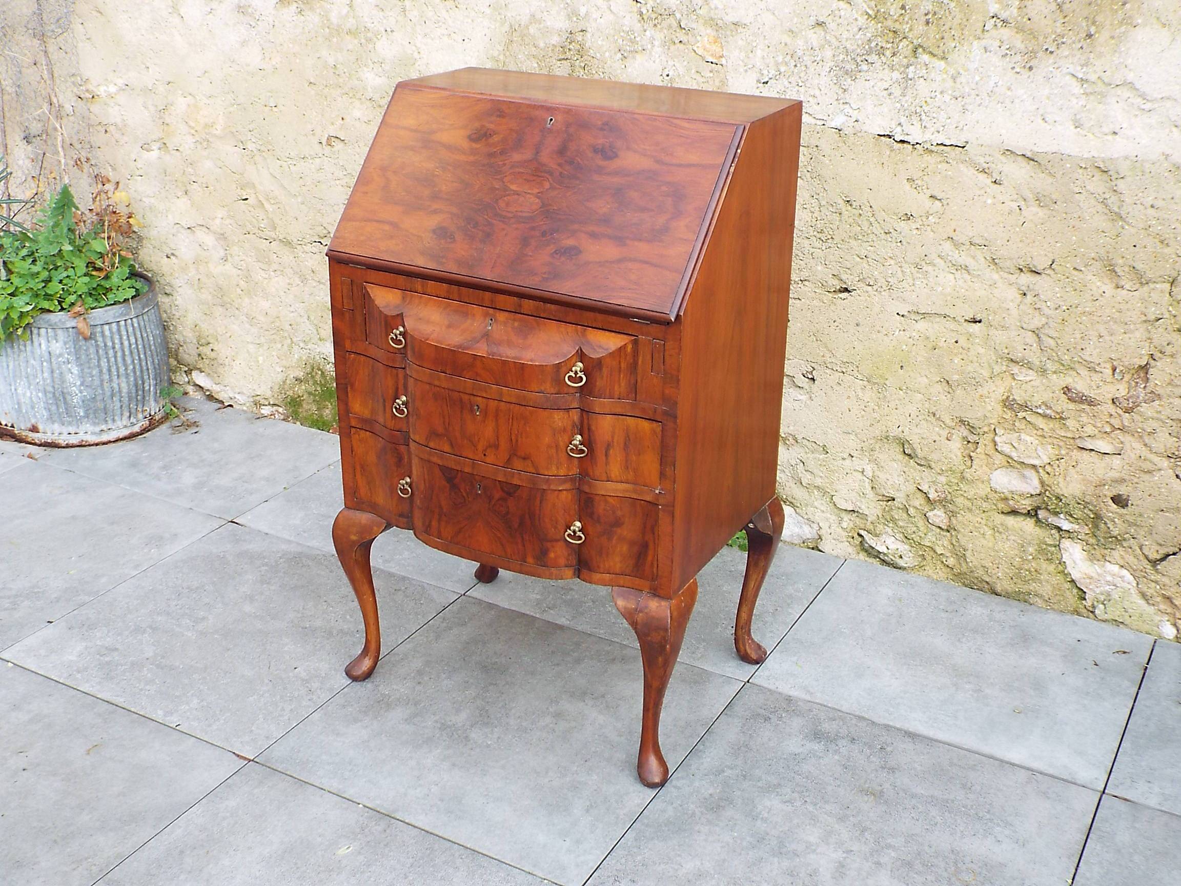 Secrétaire commode Style Queen Anne