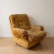 Fauteuil en velours doré, années 70