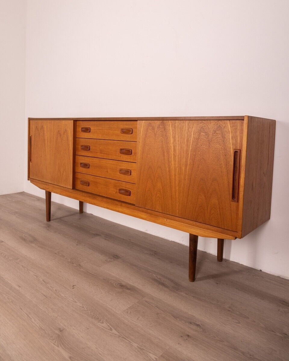 1960s Vintage Sideboard in Teak Wood Danish Design