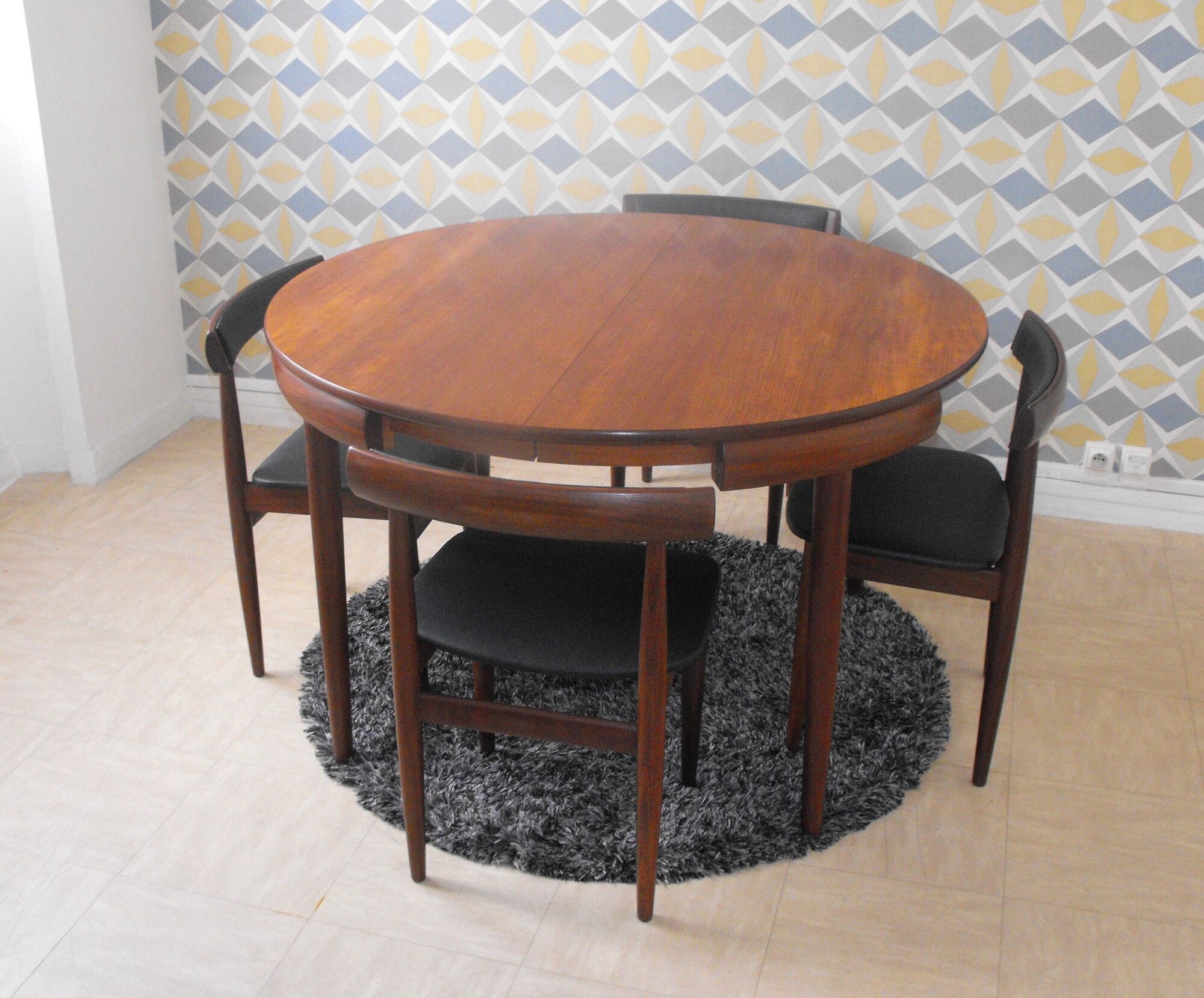 Hans Olsen table and 6 chairs teak, Publisher frem Rojle Denmark 60 years