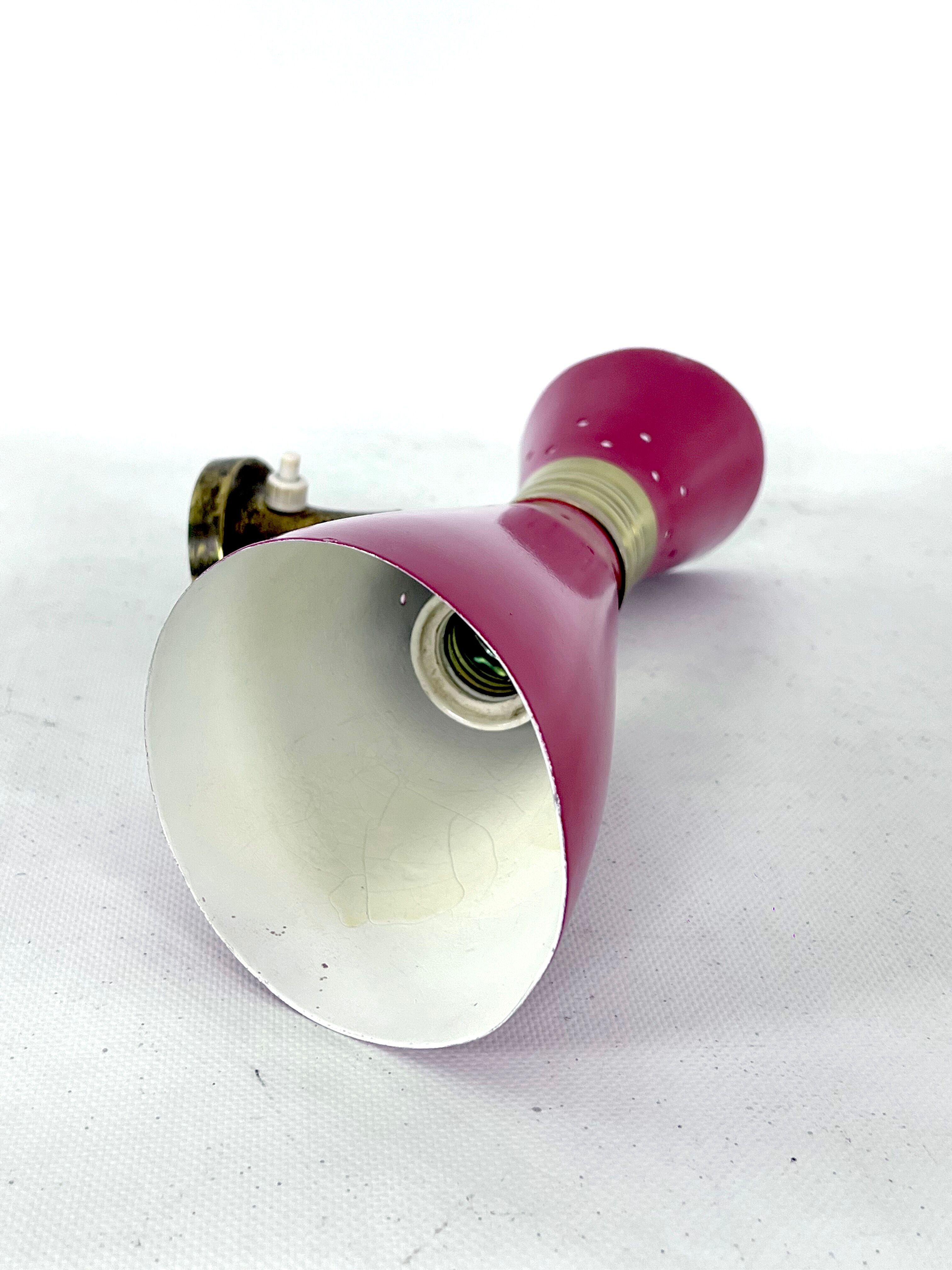 Italian Mid-Century single double cones wall lamp, 1950s