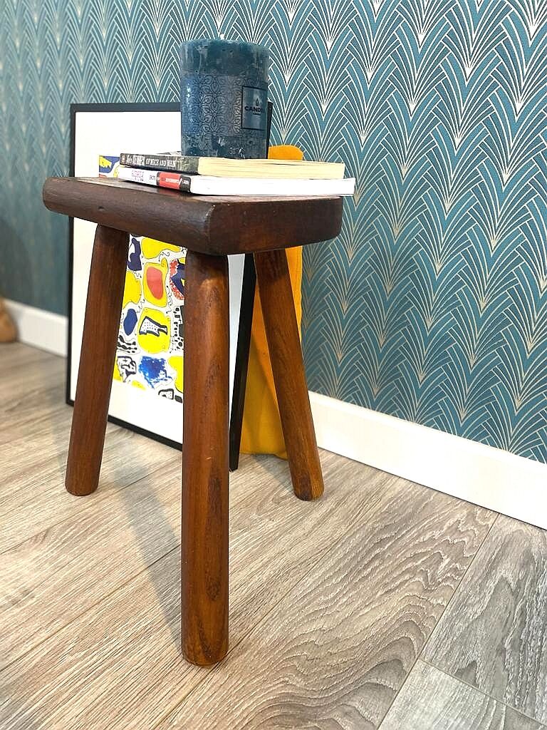 Tripod stool