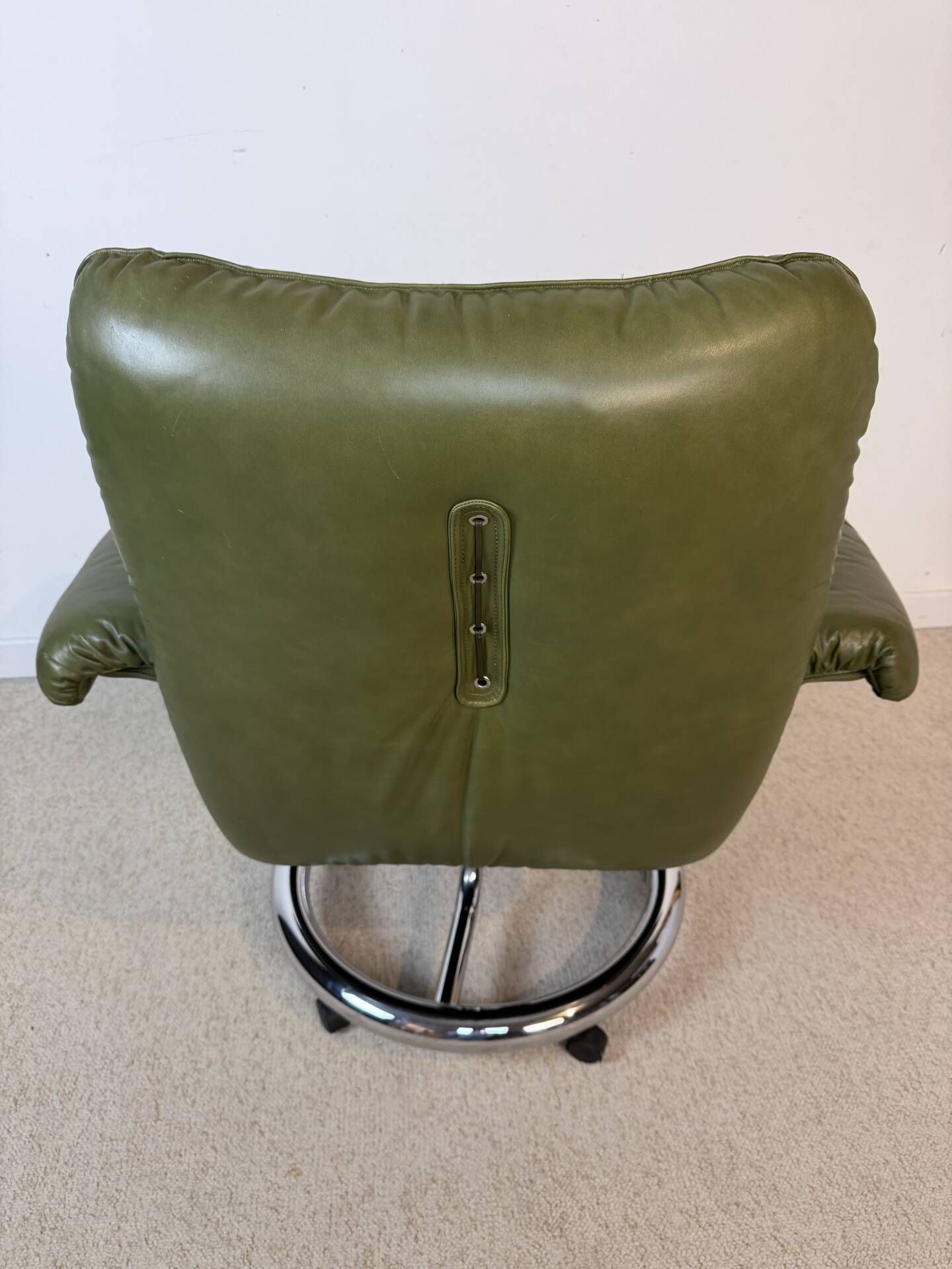 Italian executive armchair attributed to Guido Faleschini for i4 Mari.