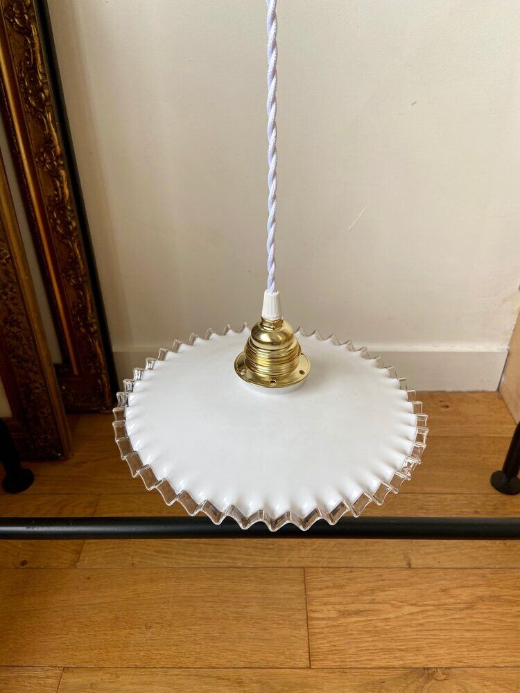 White glass hanging lamp