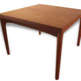 Scandinavede sofa table: Kjaernulf