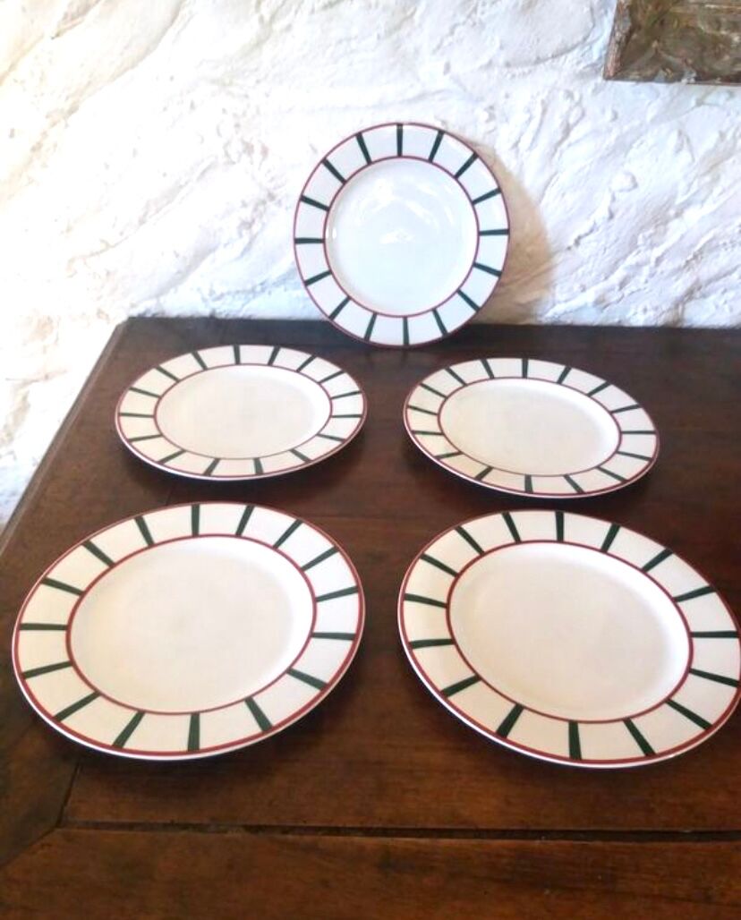 5 beautiful Basque dessert plates