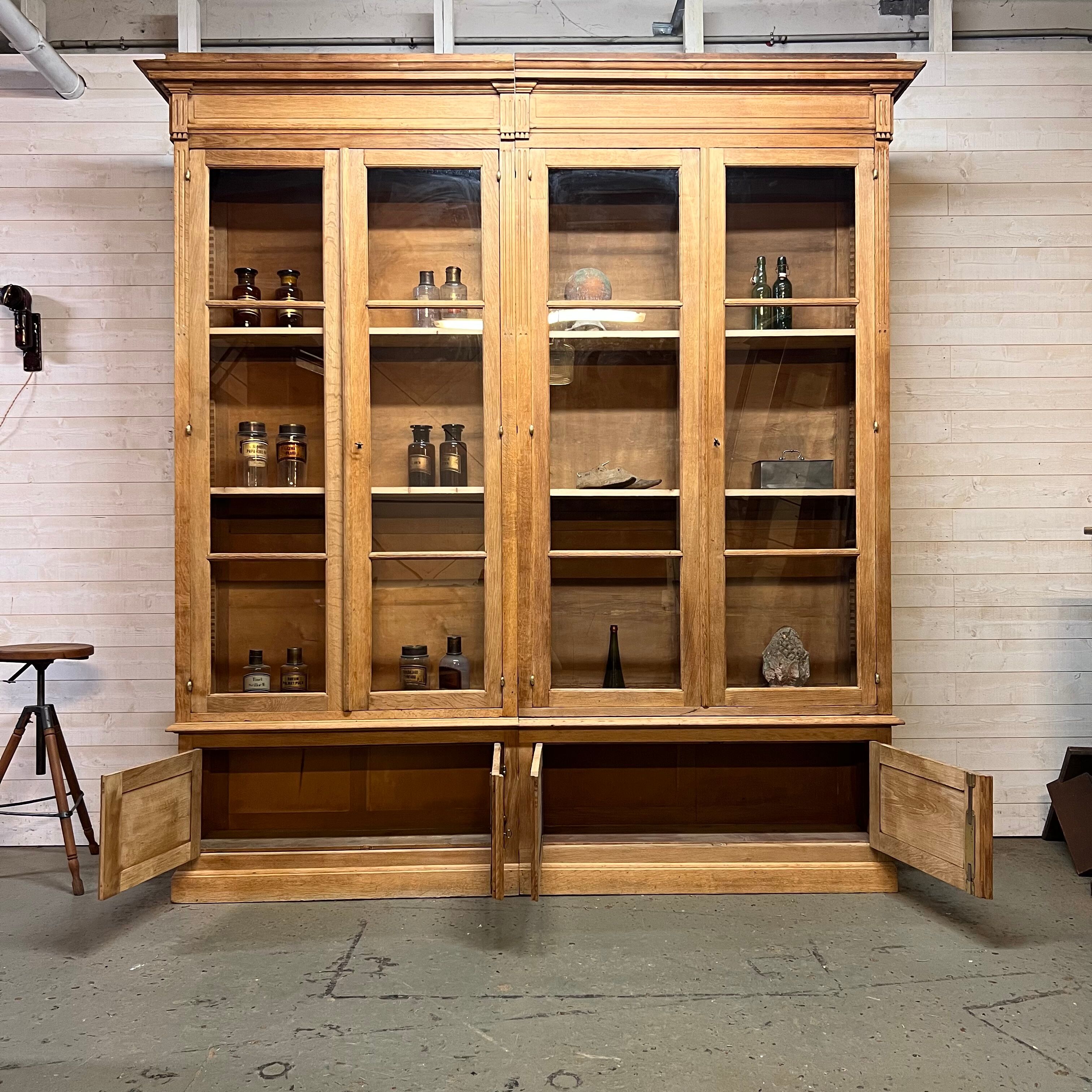 Showcase bookcase early XX th in solid oak