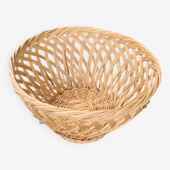 Woven wicker basket