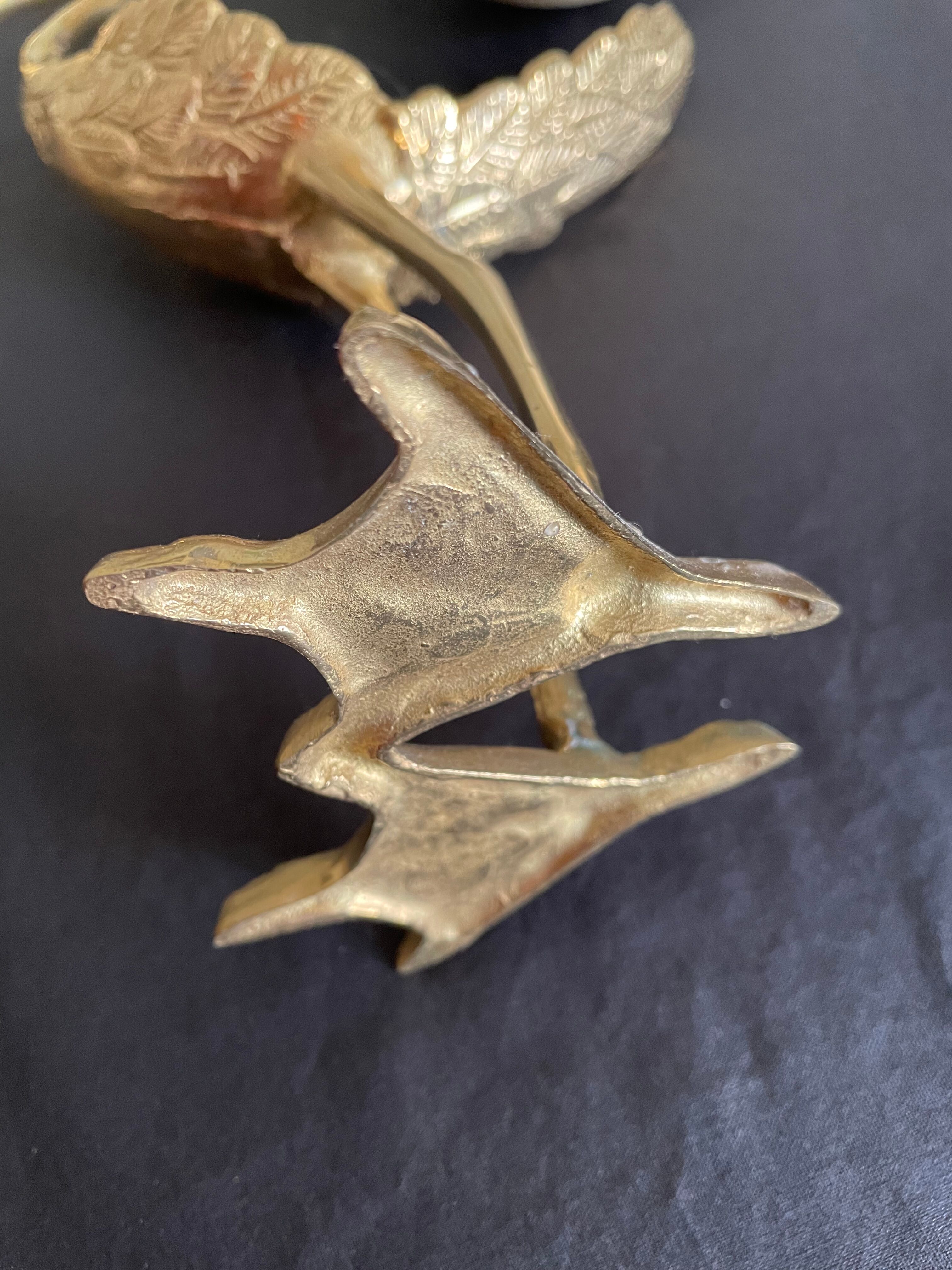 Oiseau en laiton et œuf d’autruche