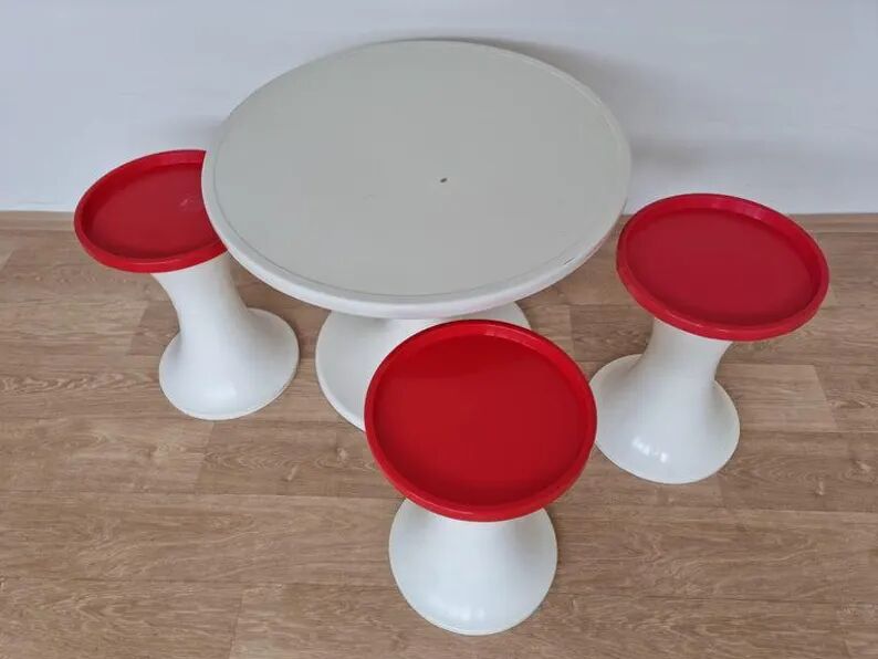 Midcentury Set of Three Tulip Stools and Coffee Table, Space Age, Germany, 1970s