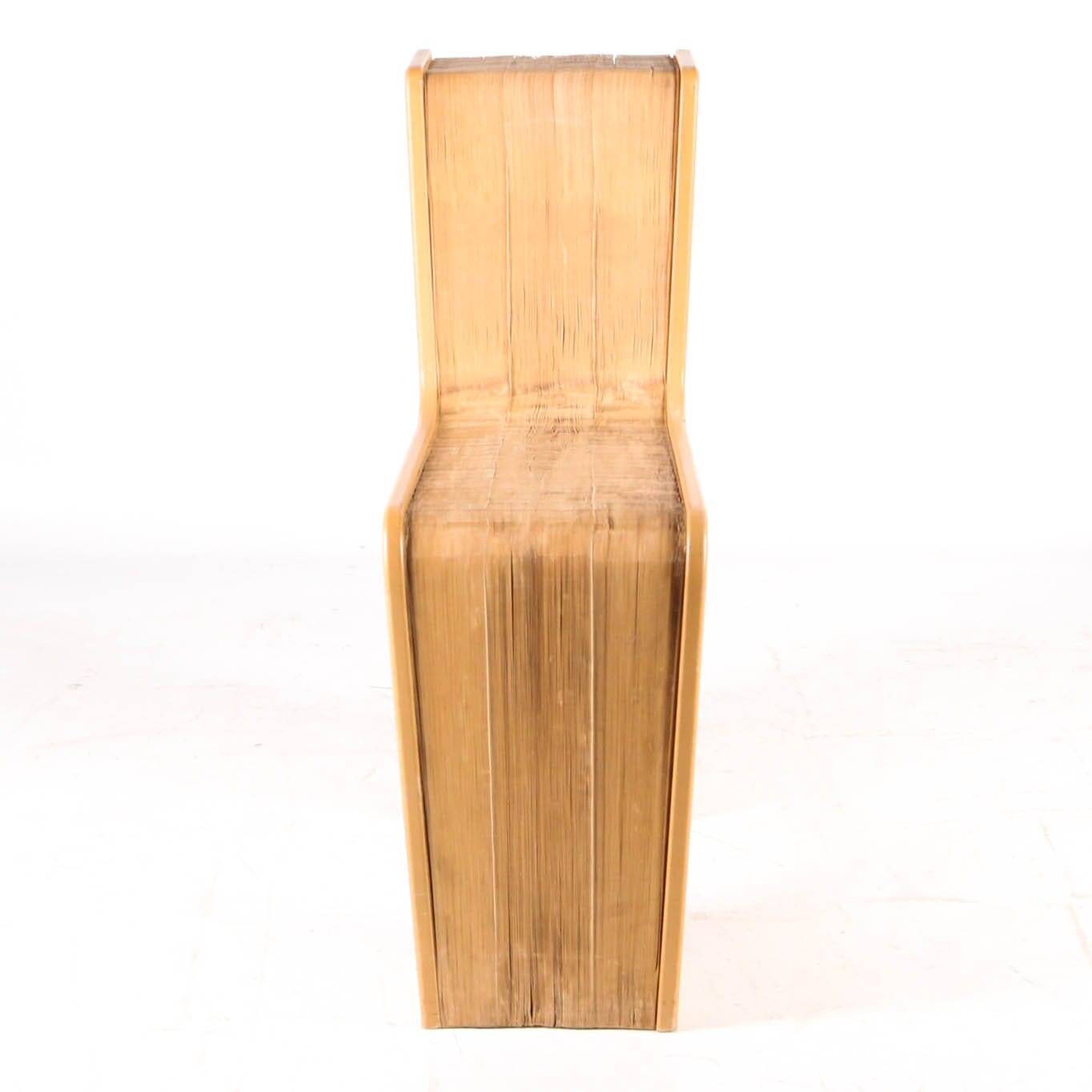 Expandable cardboard seat