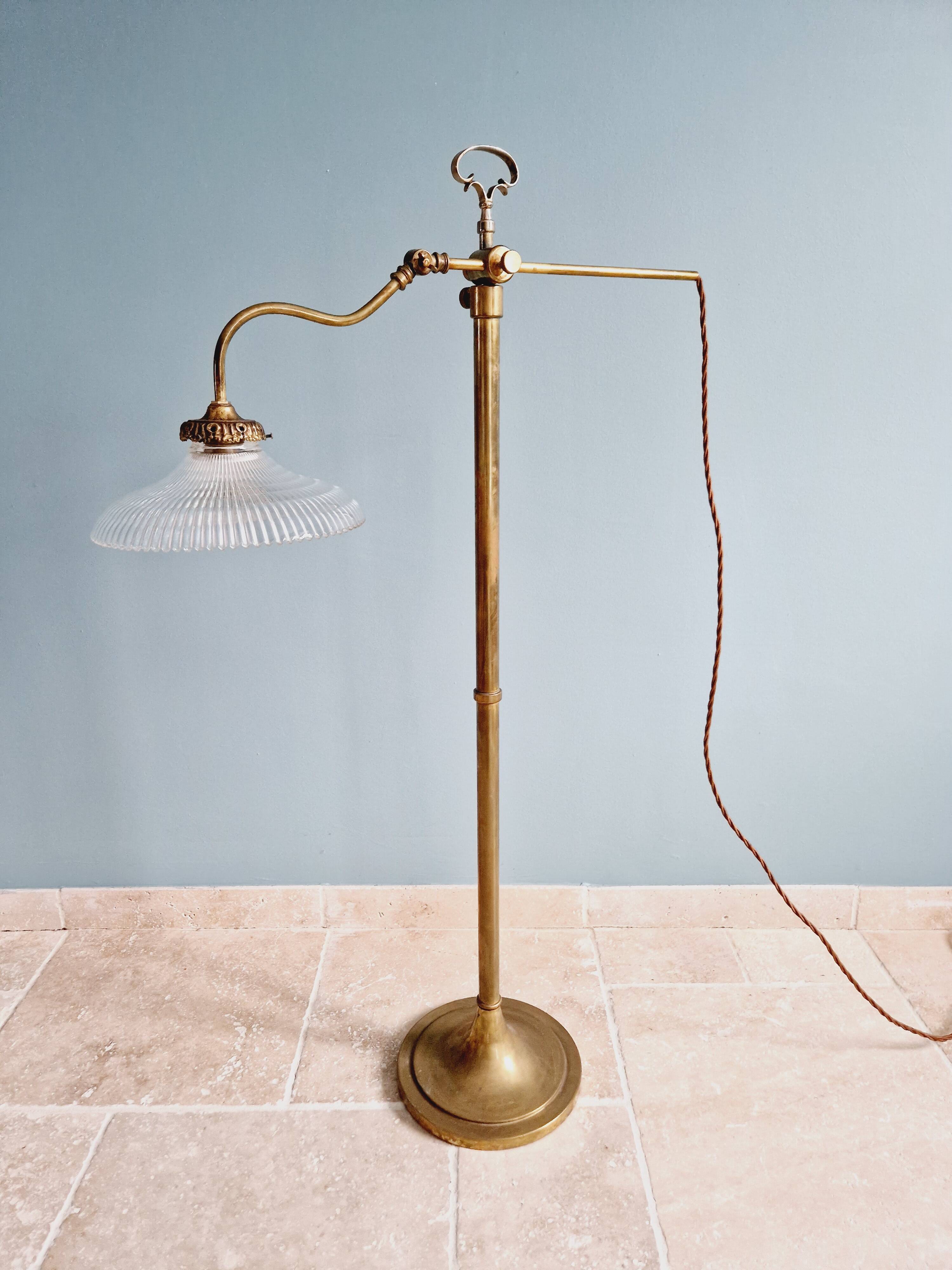 Brass and grooved glass floor lamp in Art Deco style