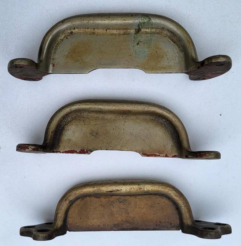 Lot 3 Sprague metro door handles 1920