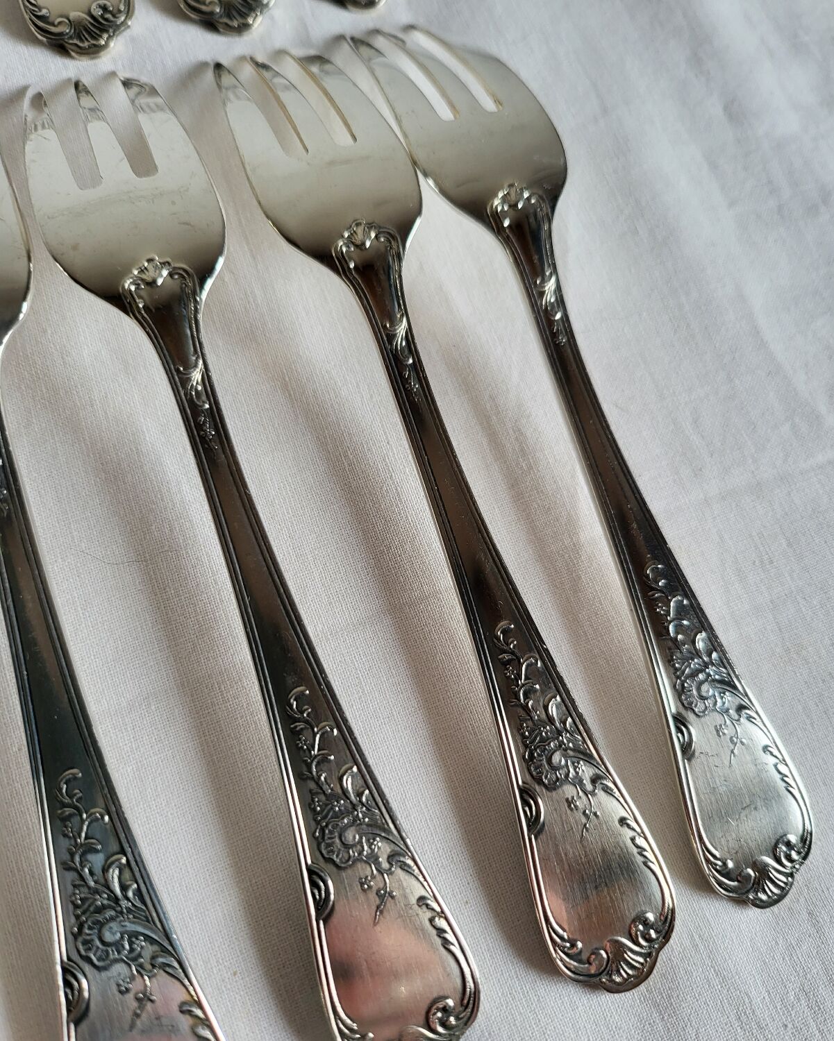 12 silver-plated dessert forks Guildar