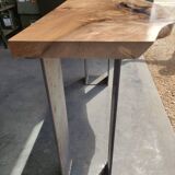 Console en noyer avec pieds en acier