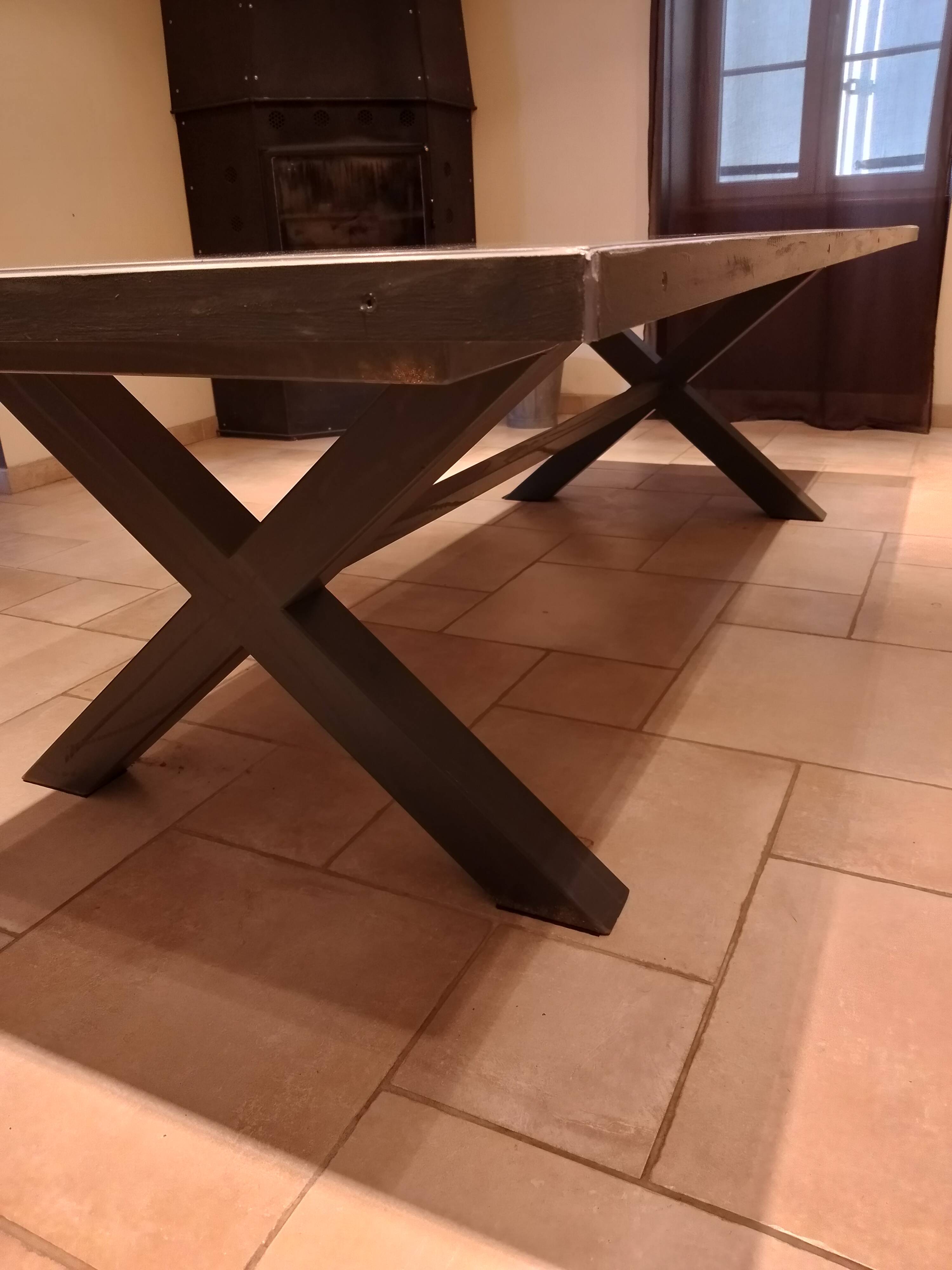 large table without chairs