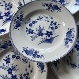 Boch Frères Grand Bouquet plates