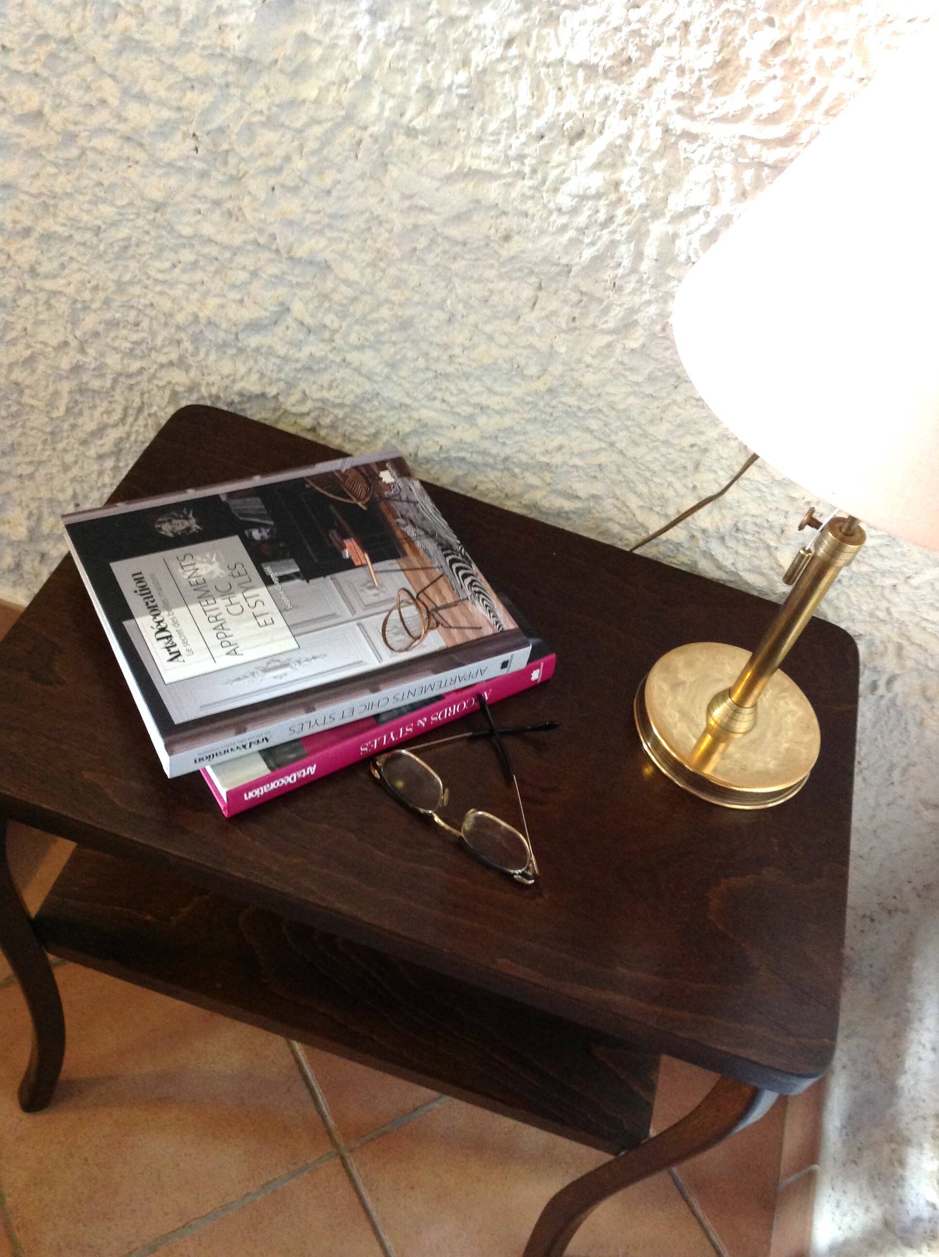 Varnished wooden stand with two shelves and curved legs / 50s-60s