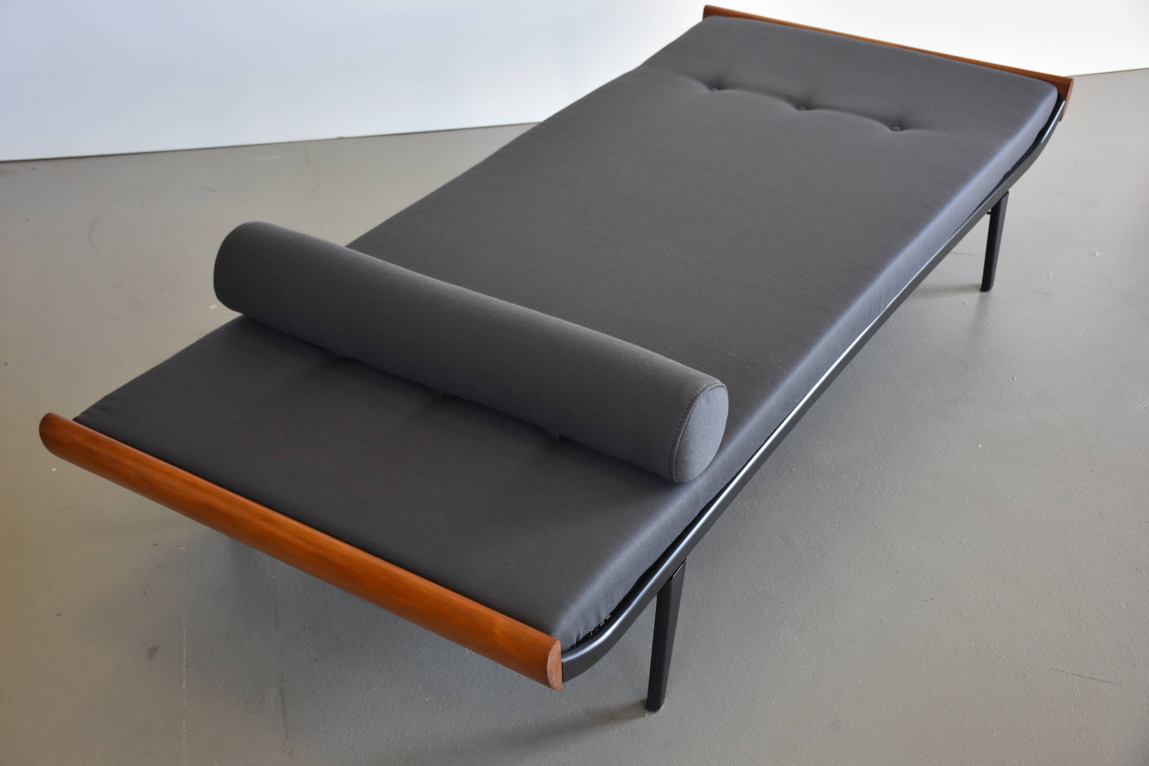 Cleopatra Daybed Reupholstered Mid Century Design Daybed 60s