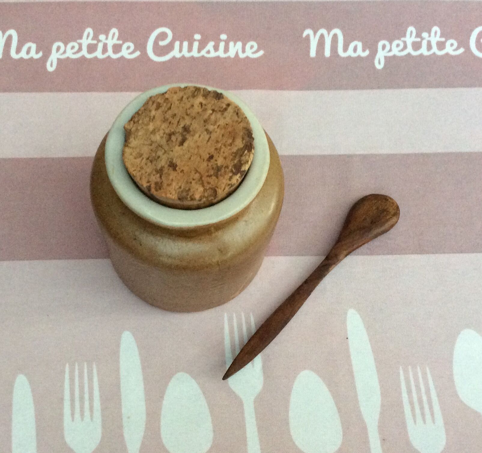 Sandstone mustard pot with cork and olive wood spoon - vintage