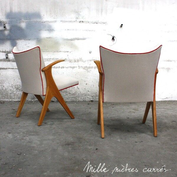 Fauteuil vintage entièrement rénové (bois, tissu, garniture).