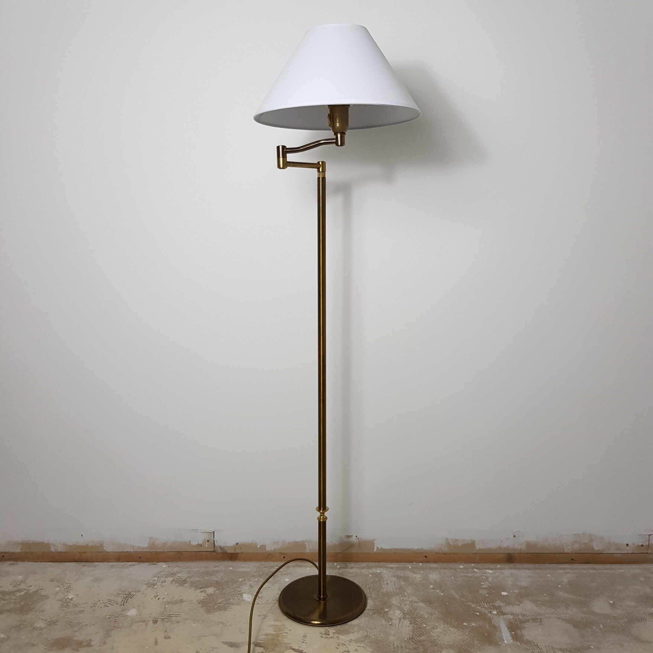 Vintage brass reading light