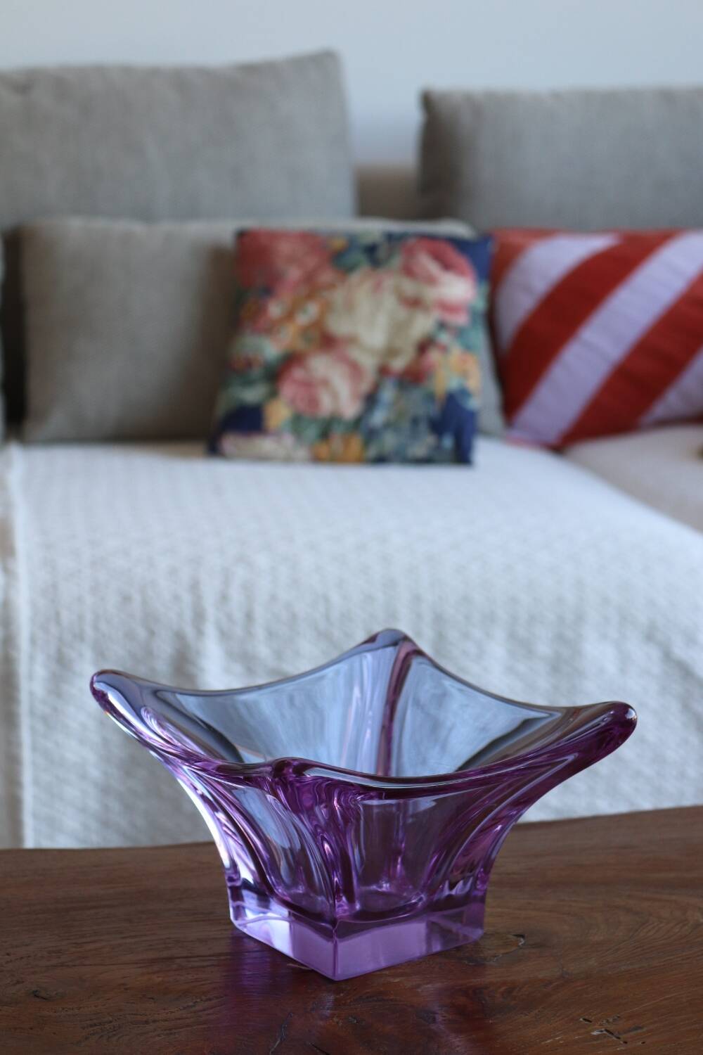 Empty pocket cup in murano purple glass
