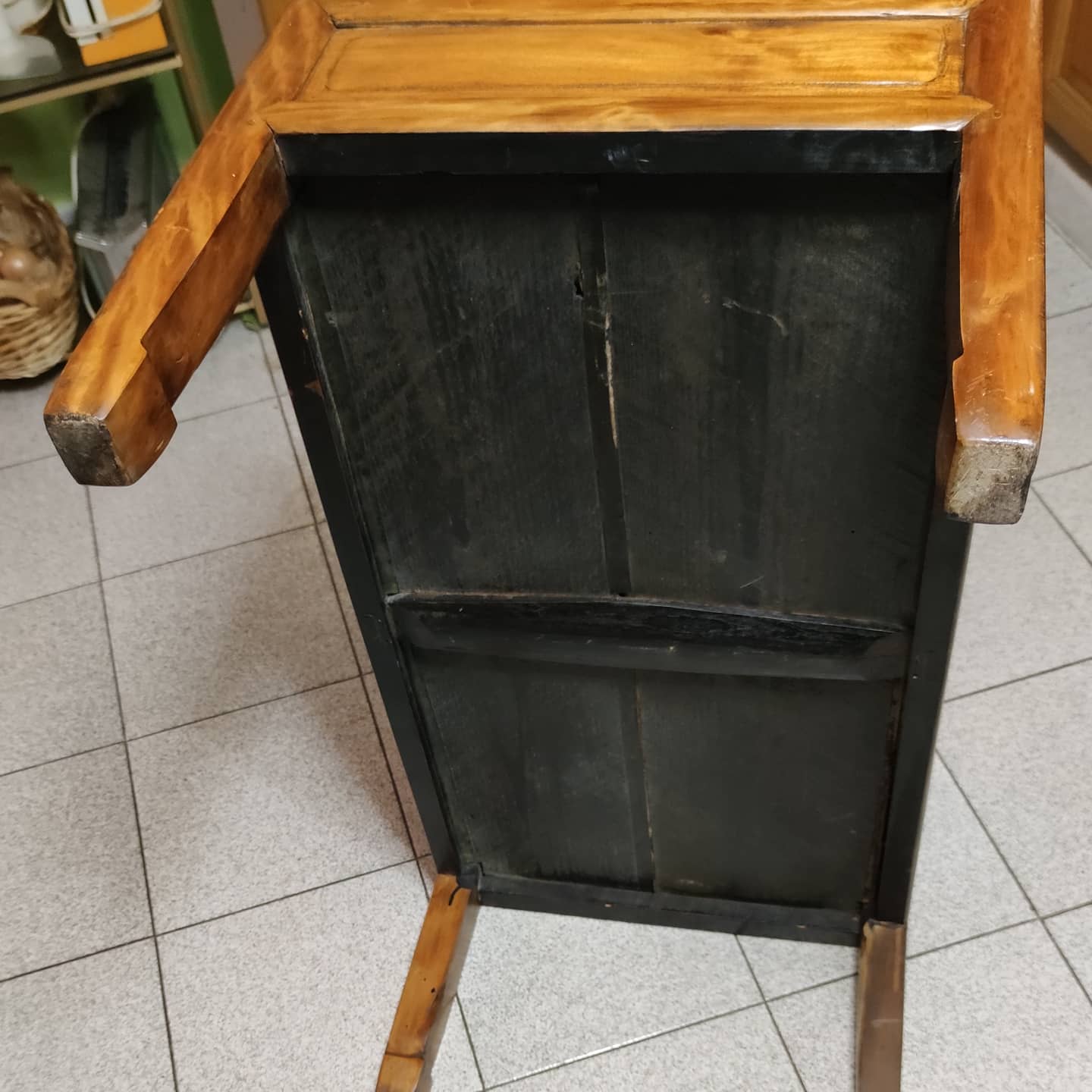 Table basse asiatique forme épuré et sobre vers 1970