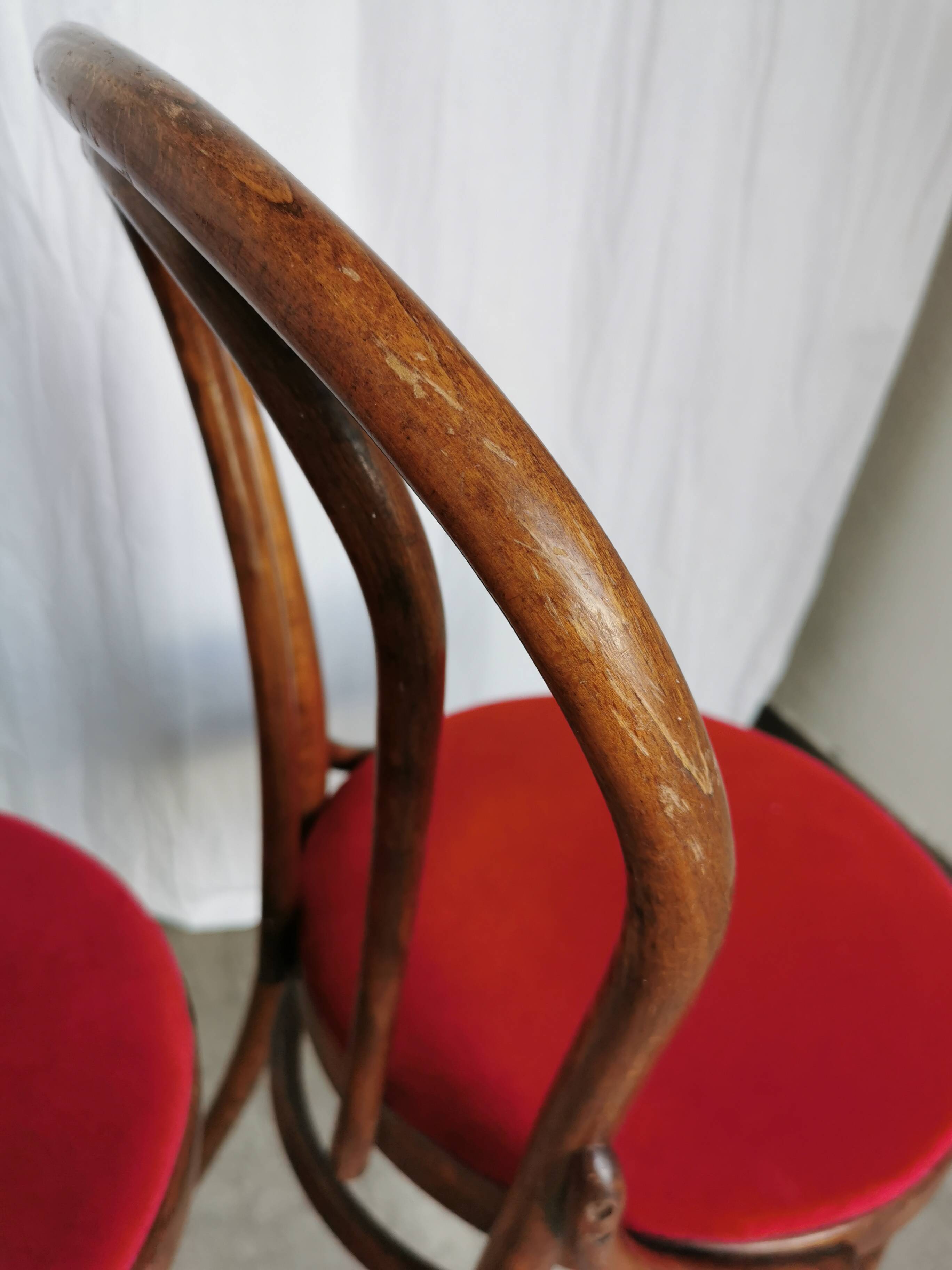 Set of 6 Vintage Bentwood Dining Chairs Set: 1970s , Red Uphols